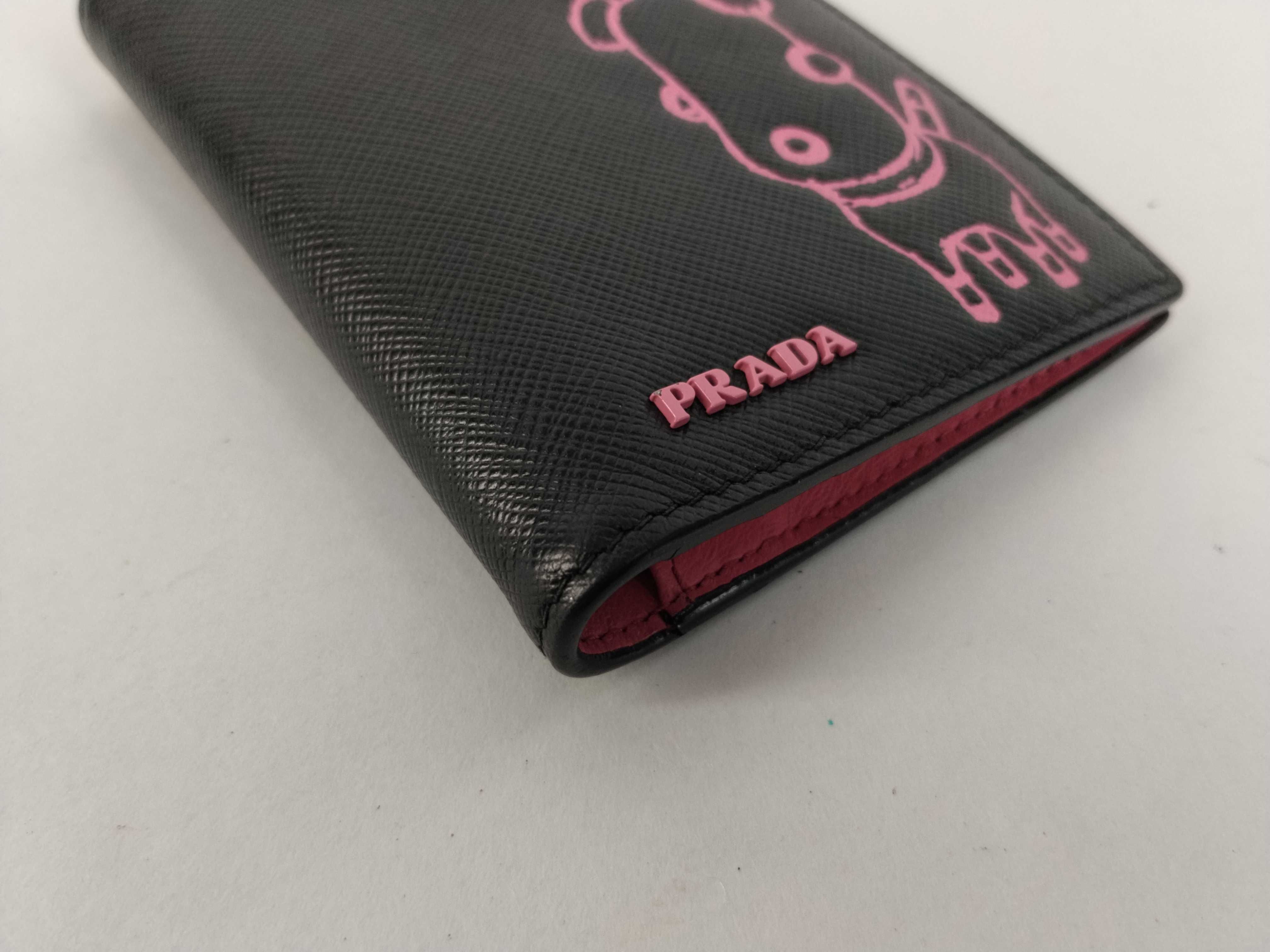 (Prada) Bi-fold wallet 1MV204 Dog motif wallet — view 3