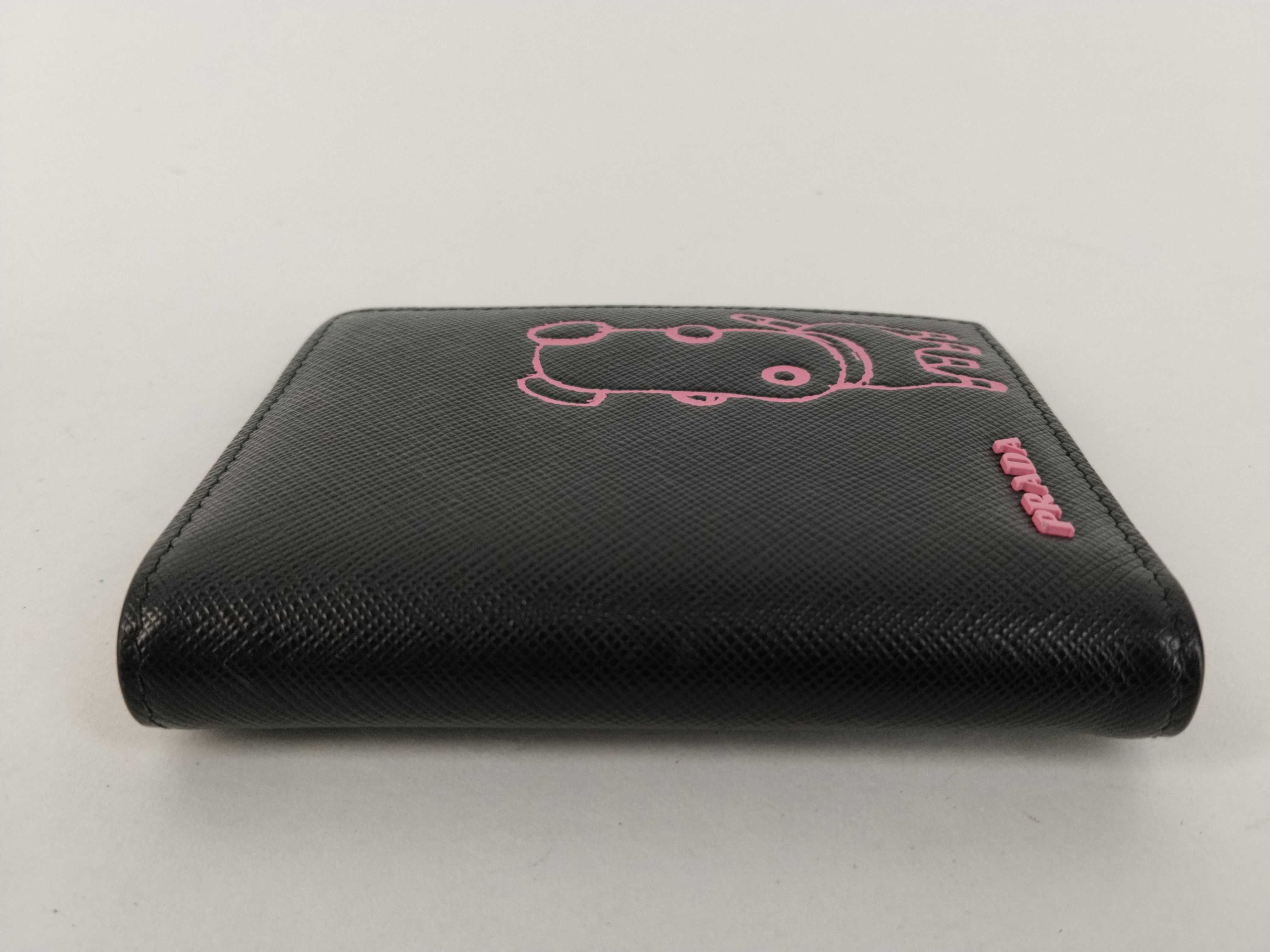 (Prada) Bi-fold wallet 1MV204 Dog motif wallet — view 7