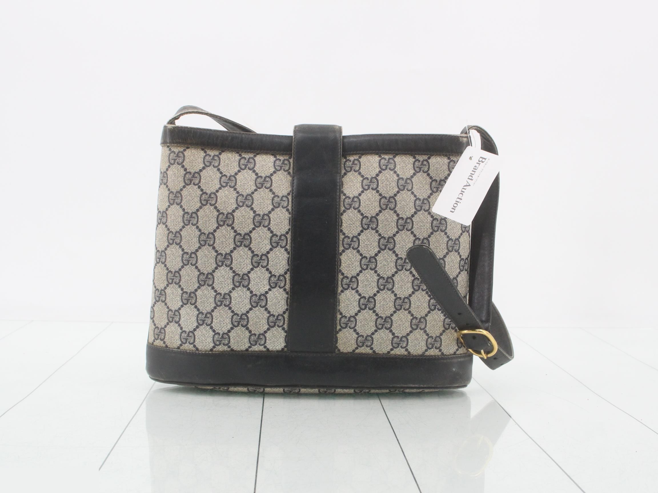 GG Supreme Shoulder Bag — view 2