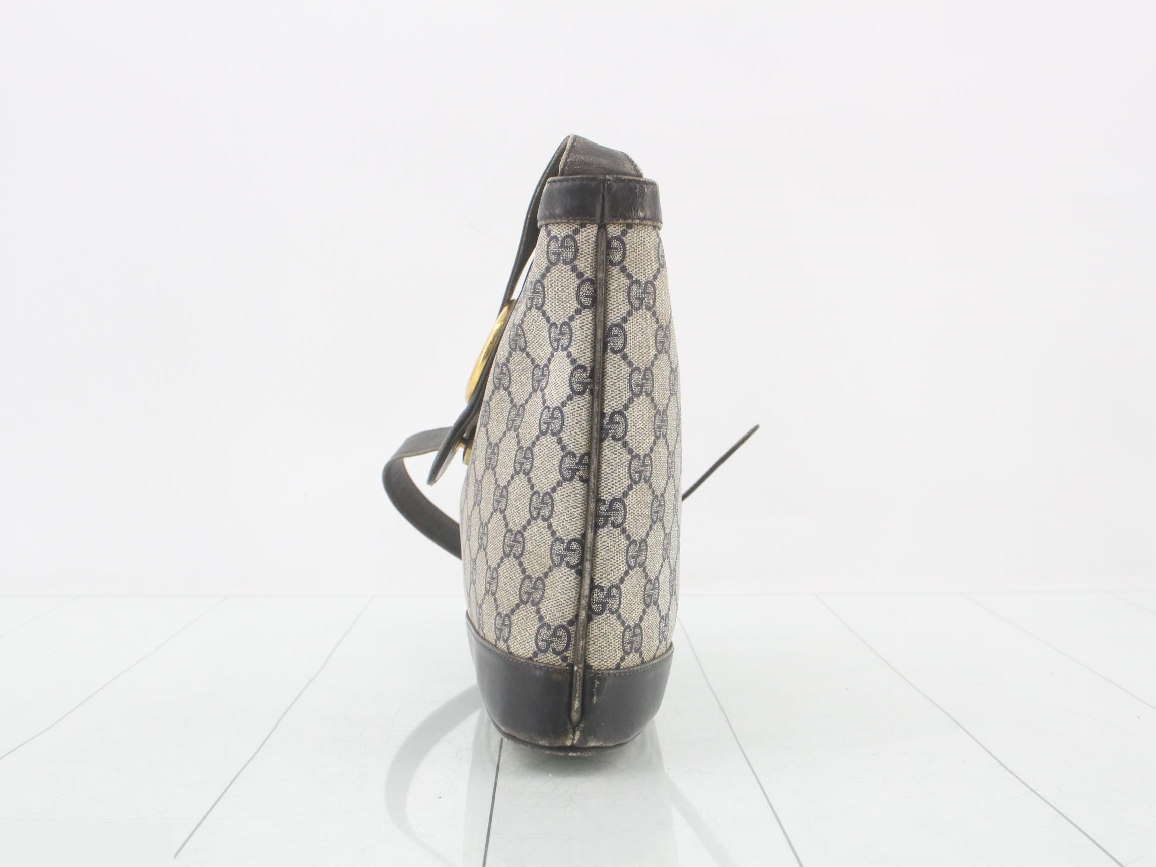 GG Supreme Shoulder Bag — view 3
