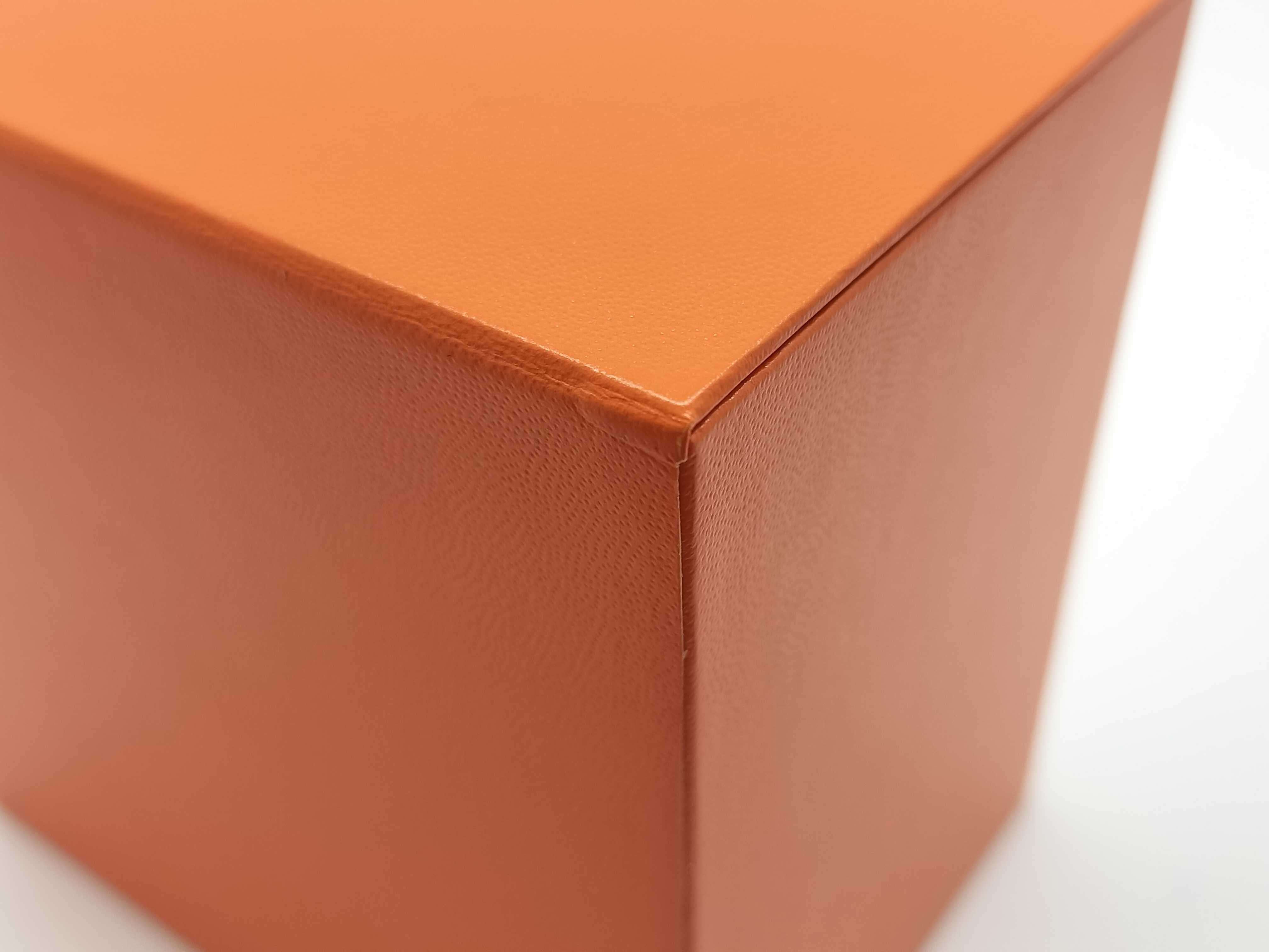 watch empty box/links and other accessories — view 9