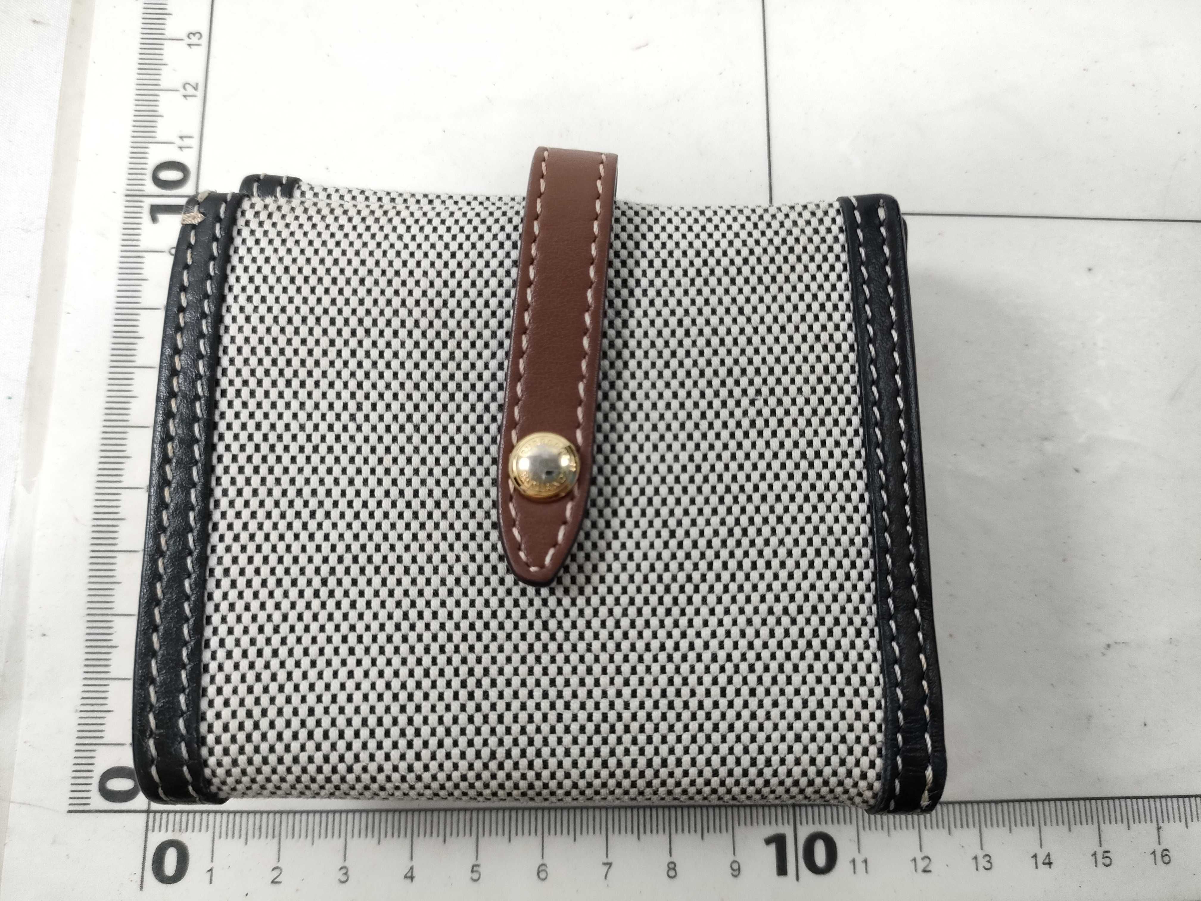 wallet — view 2