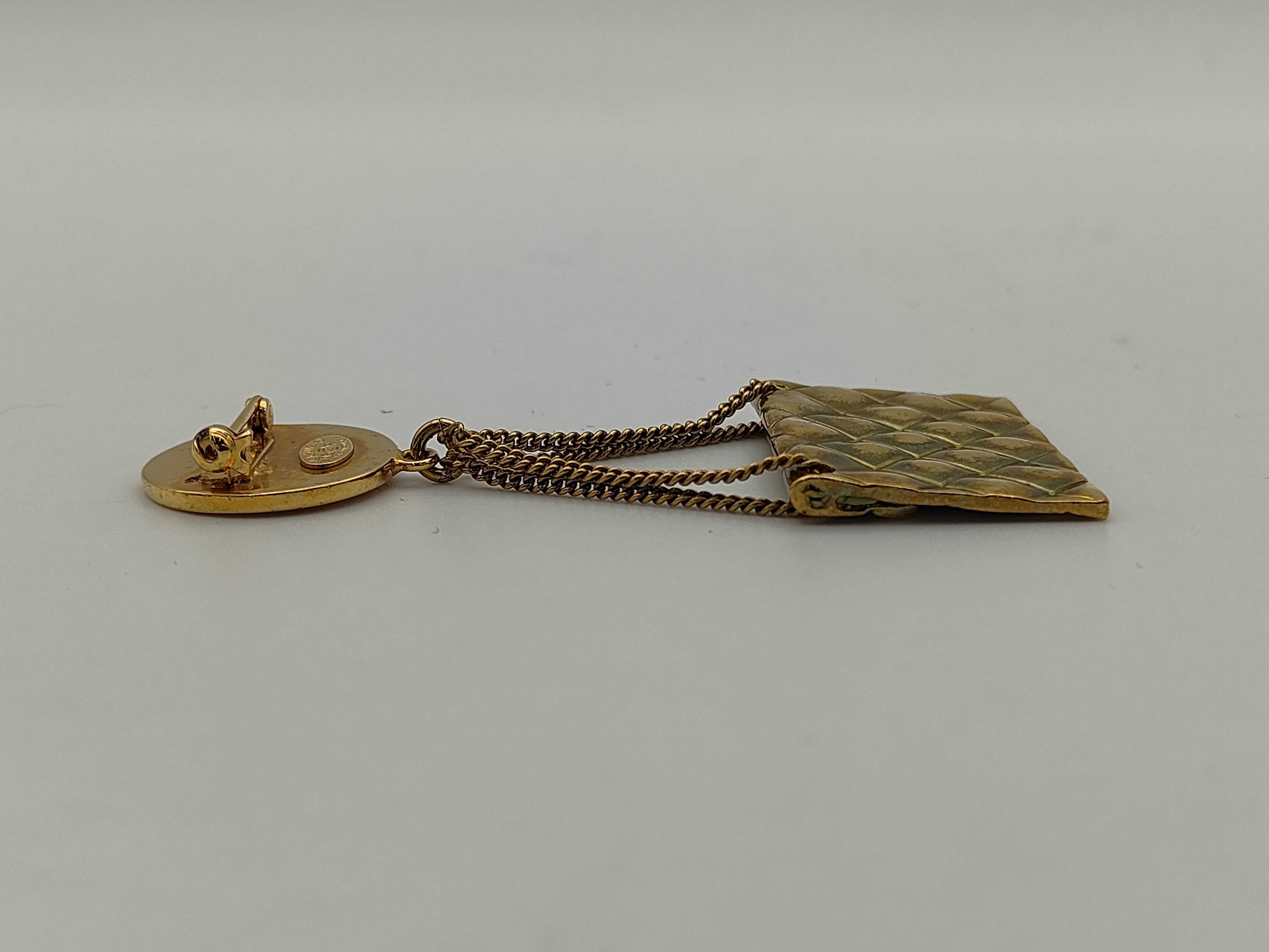 Cambon Brooch Matelassé Bag Charm Coco Mark Gold Brooch — view 3