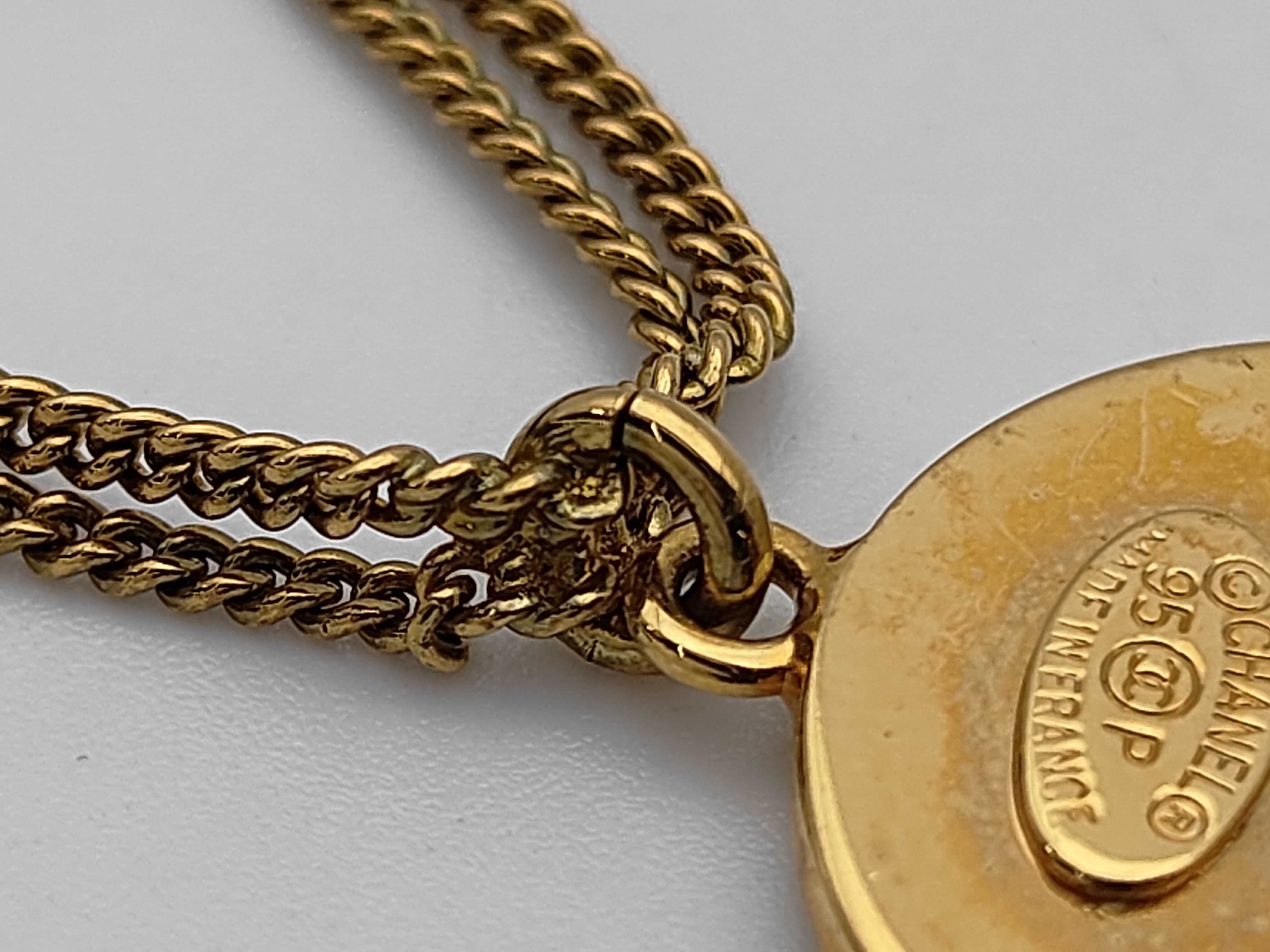 Cambon Brooch Matelassé Bag Charm Coco Mark Gold Brooch — view 4