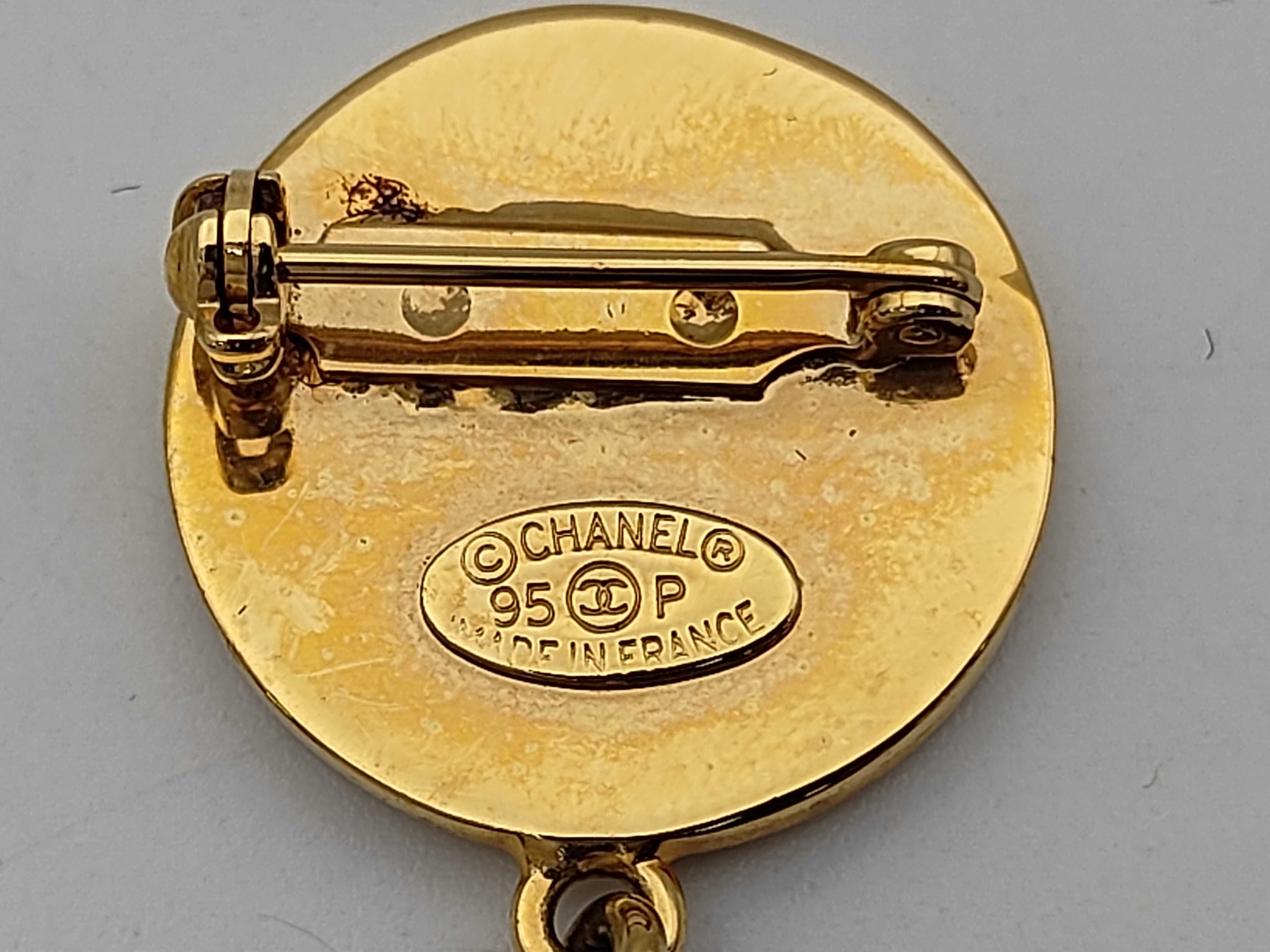 Cambon Brooch Matelassé Bag Charm Coco Mark Gold Brooch — view 5