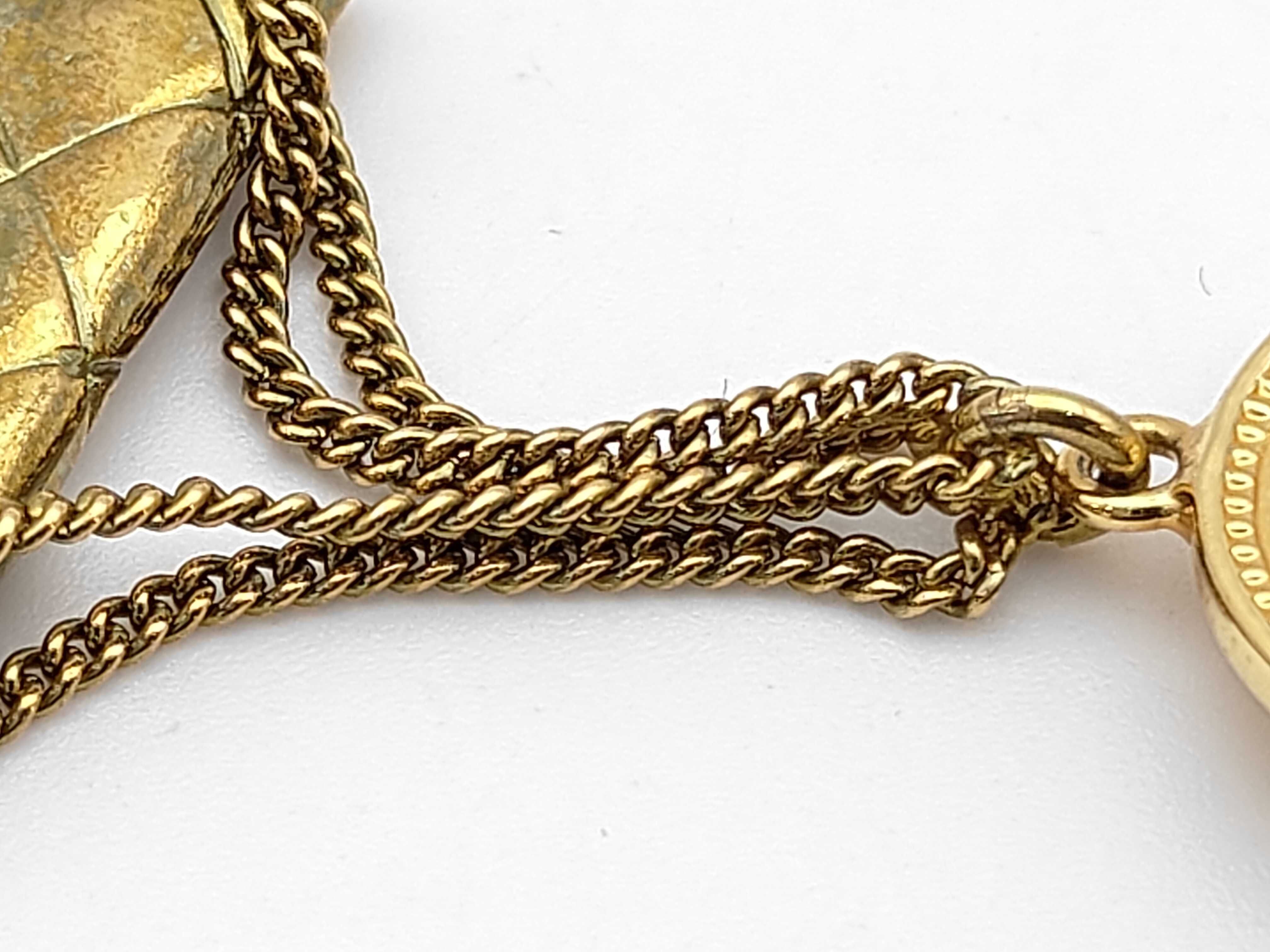 Cambon Brooch Matelassé Bag Charm Coco Mark Gold Brooch — view 7