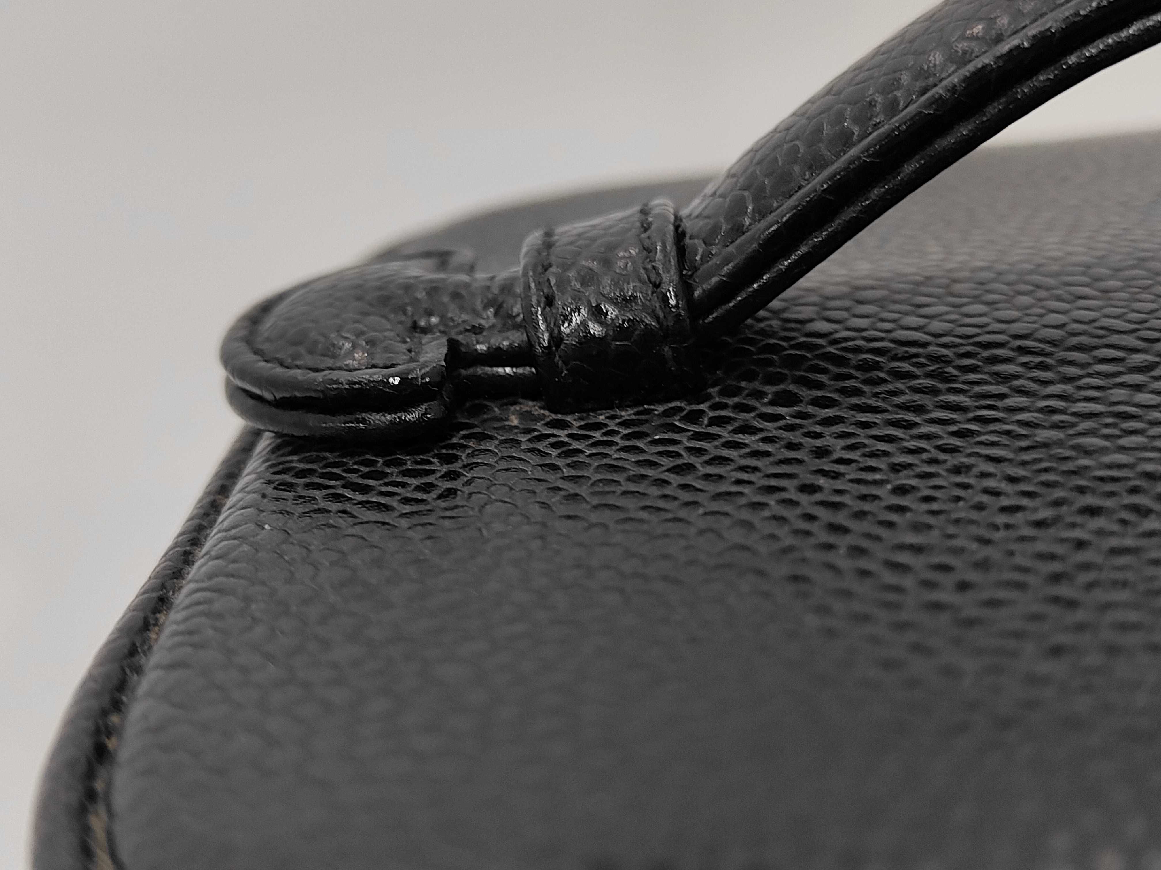 PH- Timeless Classic Vanity Case Black Leather Handbag Vanity Bag — view 3