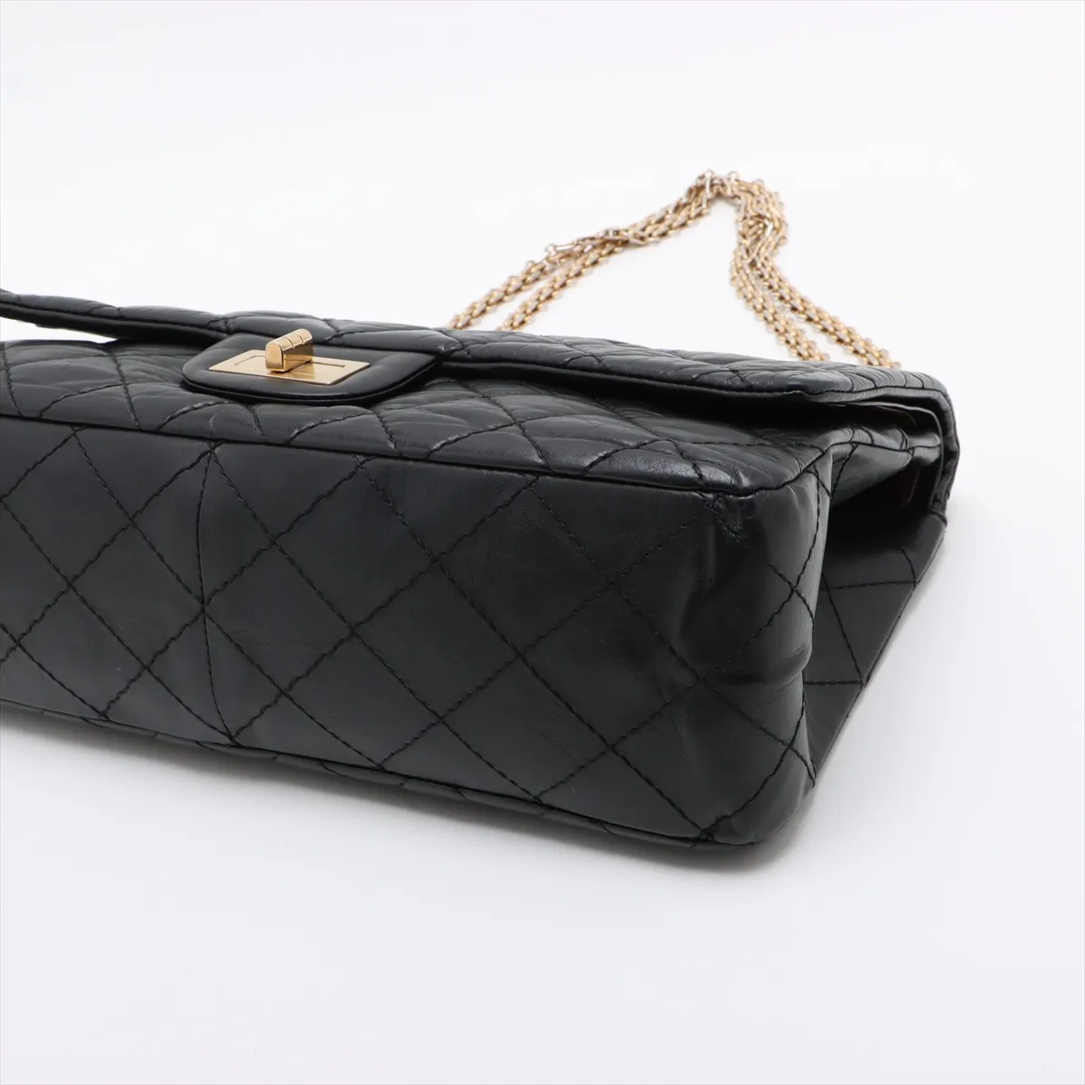 Matelasse 2.55 Maxi Vintage Calf Double Flap Double Chain Bag Black Gold Hardware 15316305 15th Series A37590 — view 3