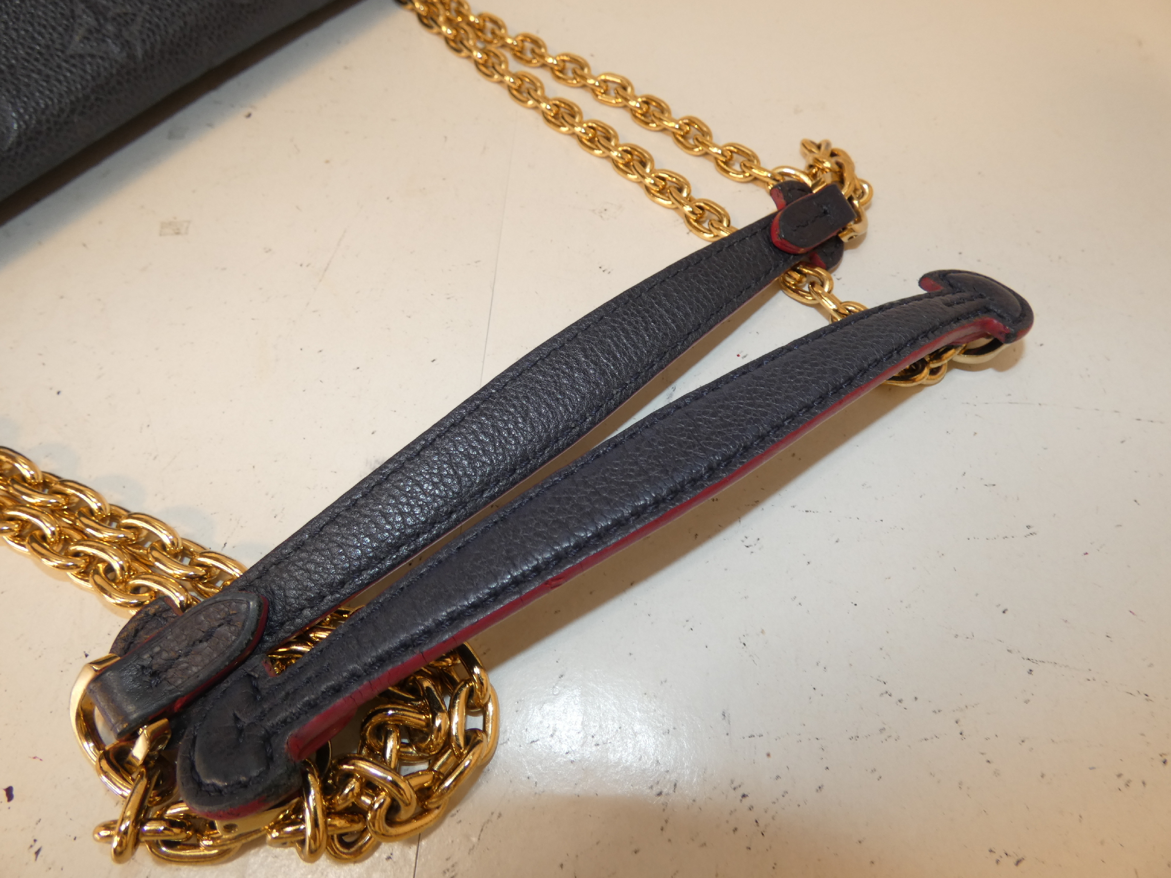 Vavin PM Empreinte Chain Shoulder Bag — view 5