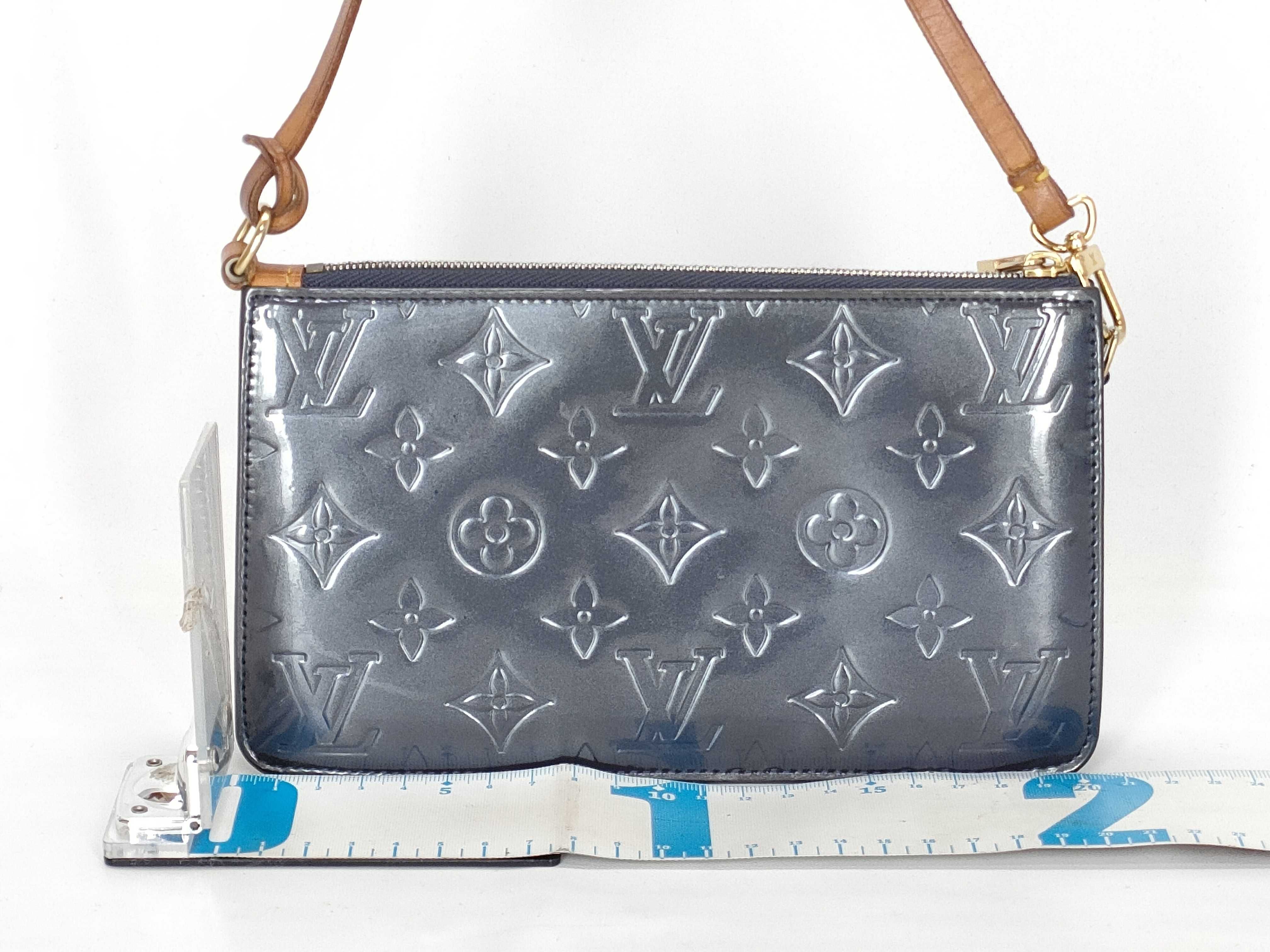 Vernis Louis Vuitton Vernis Accessory Pouch Bag Wallet Navy VI0015 M91344 Pouch — view 2