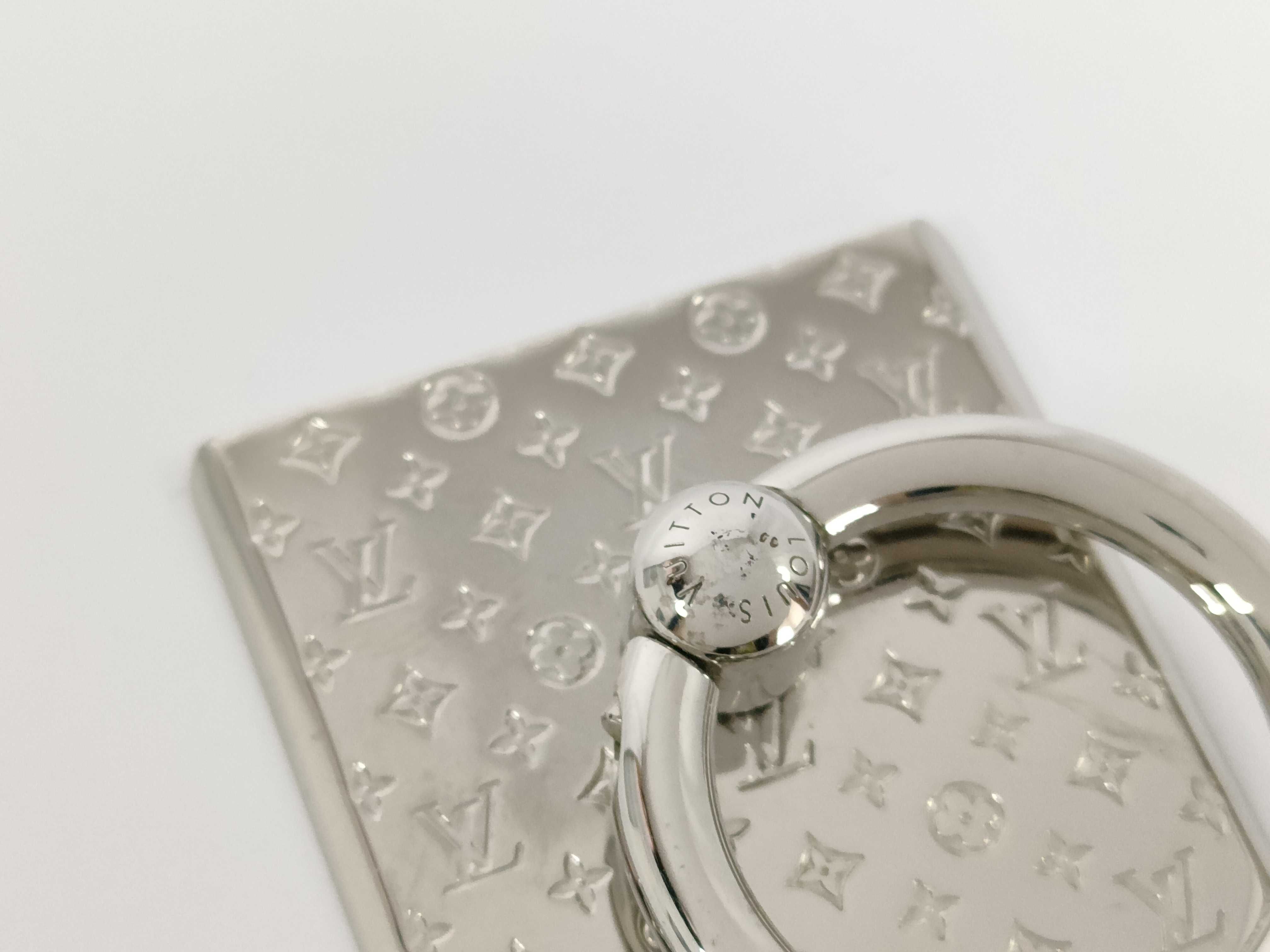 Monogram Louis Vuitton Monogram Smartphone Ring and other accessories — view 6