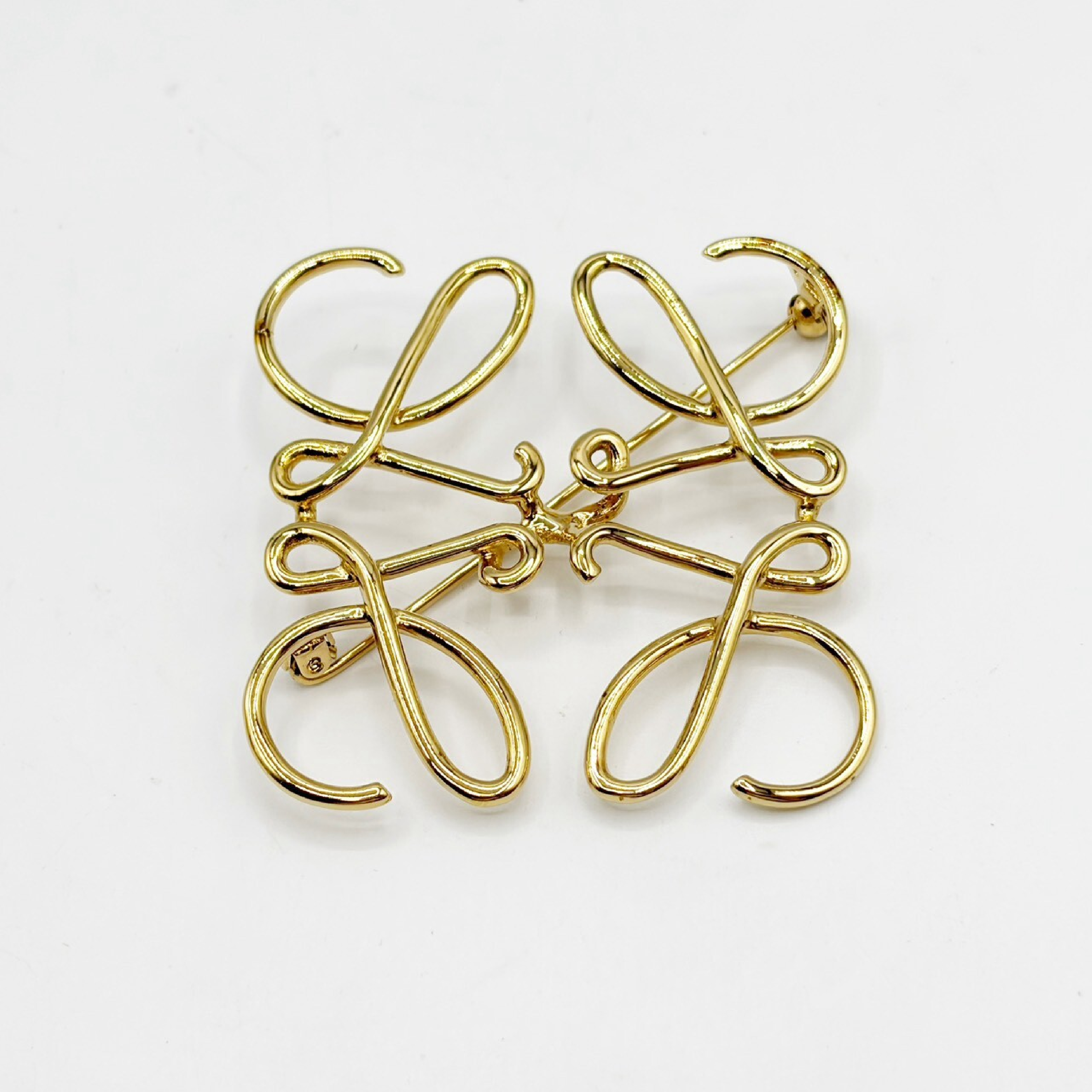 Anagram Brooch, Gold Brooch — view 2