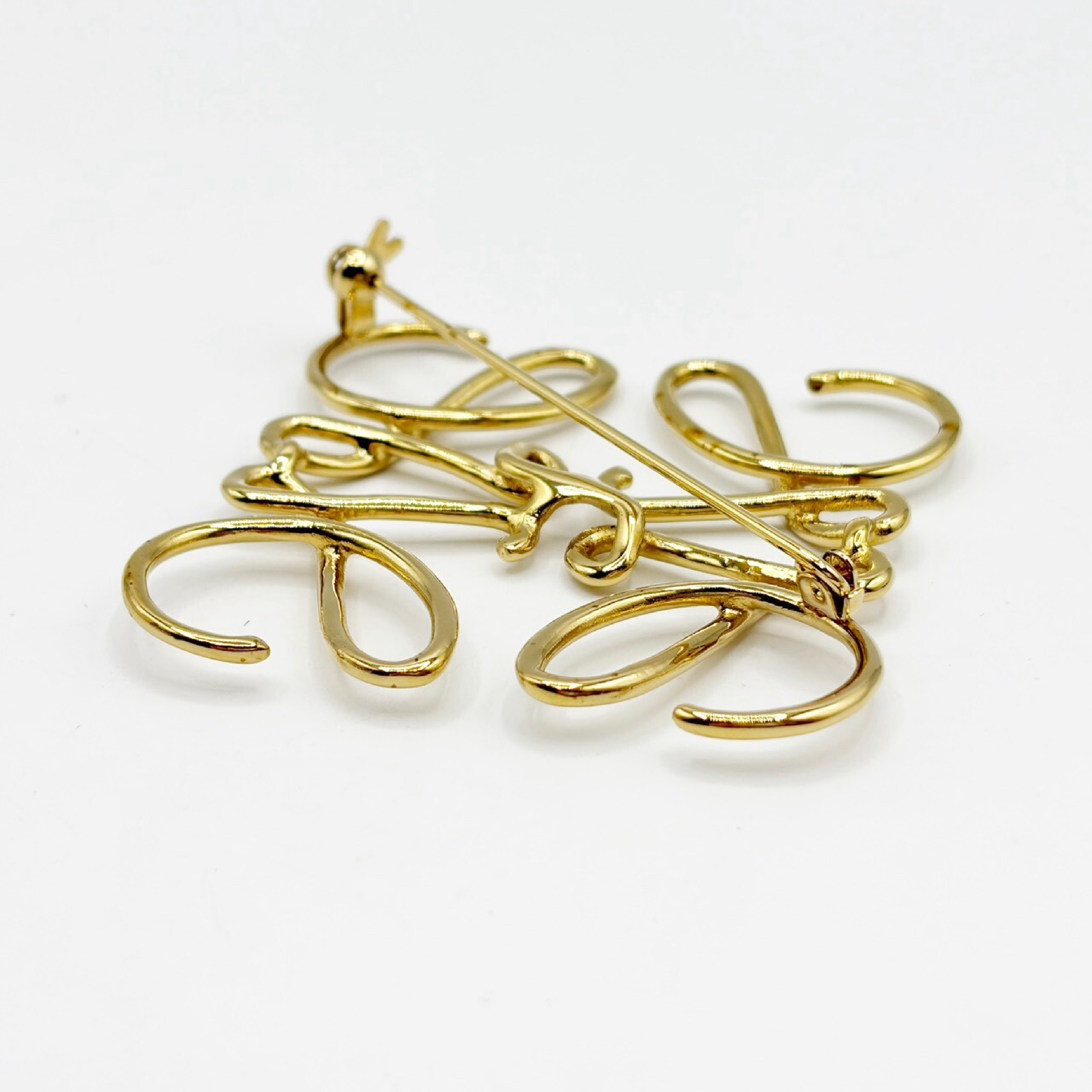 Anagram Brooch, Gold Brooch — view 4