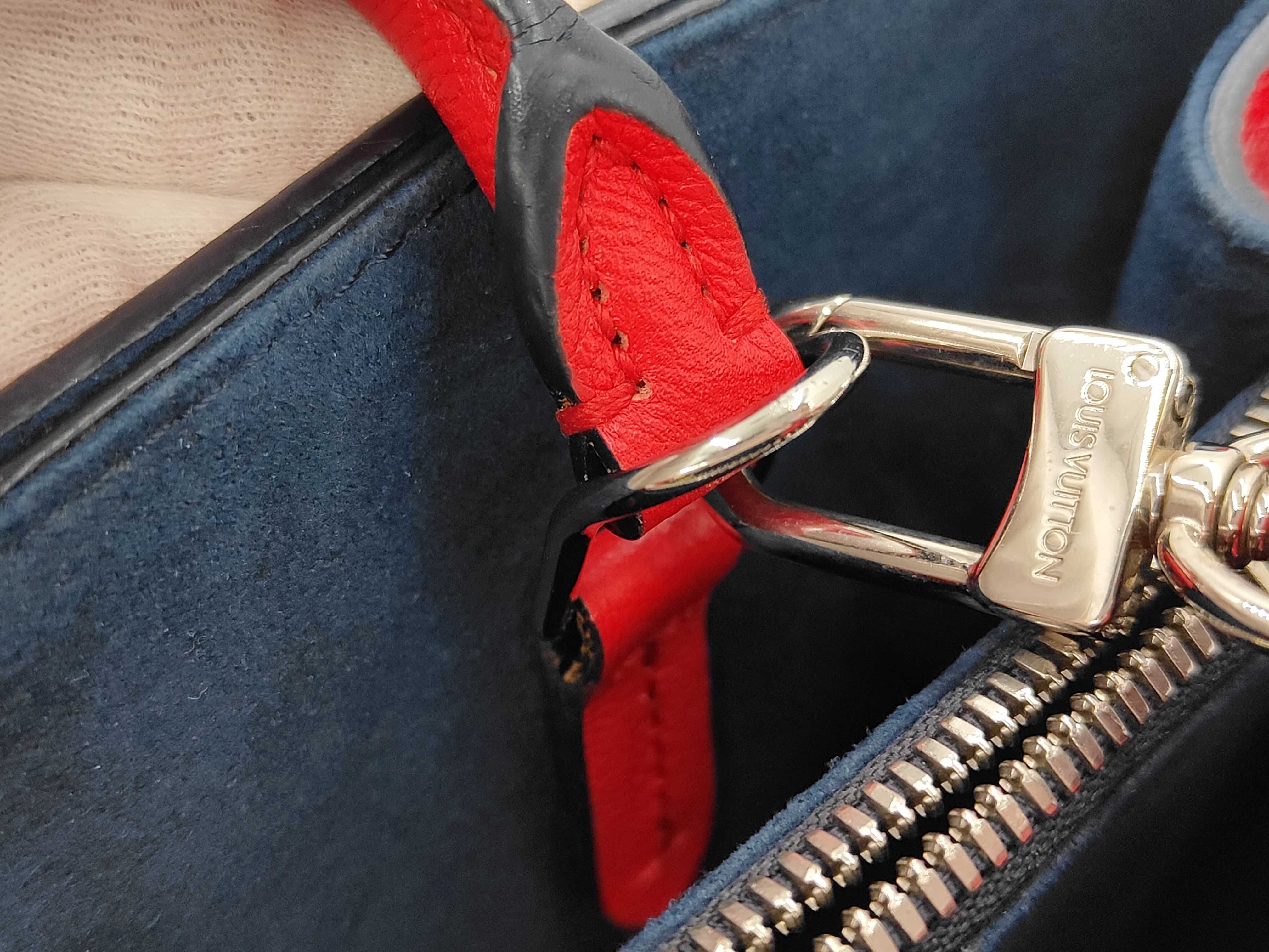 Epi Twist Tote Coquelicot Handbag — view 8