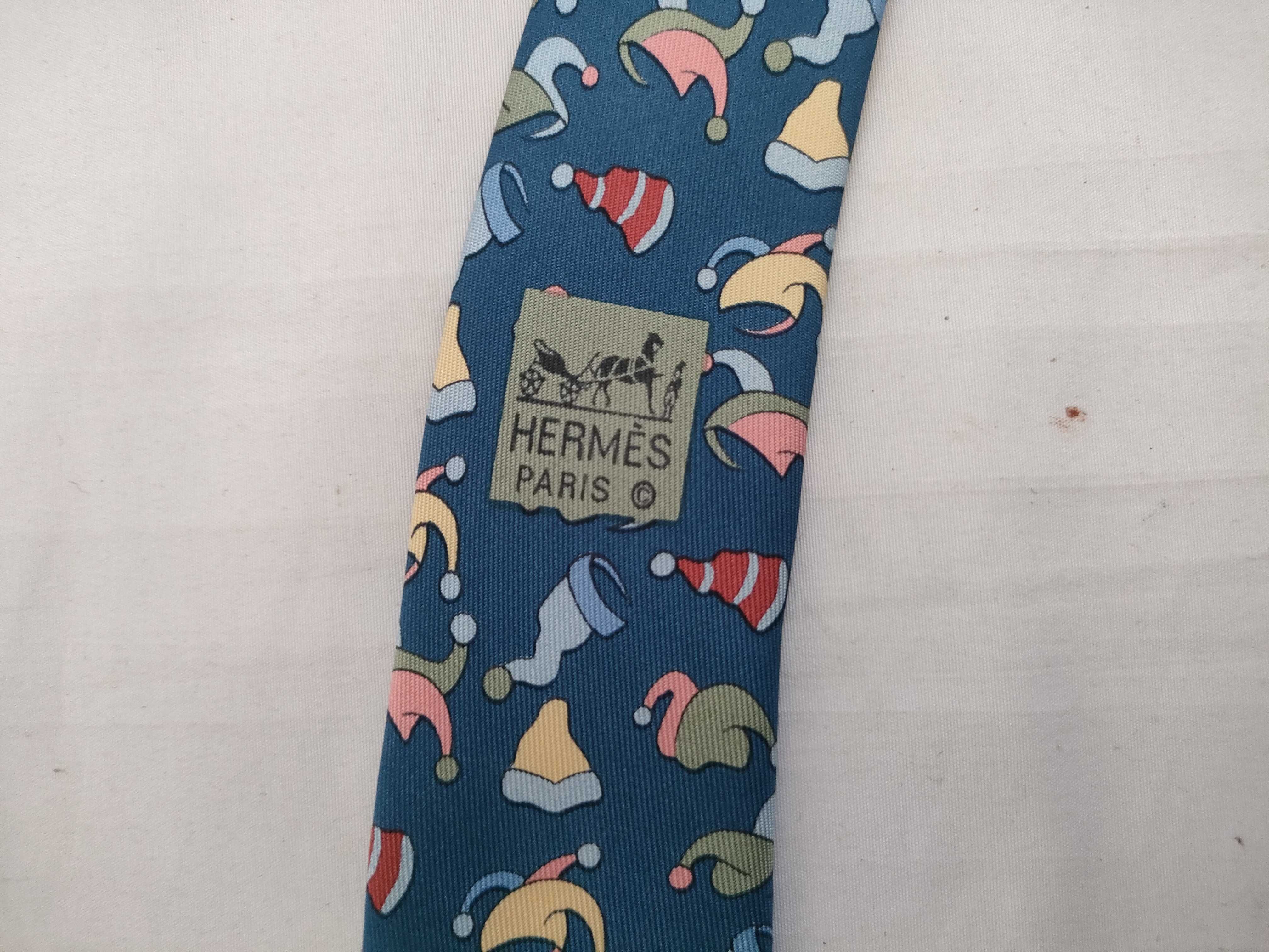 silk tie with box, other accessories. — view 8