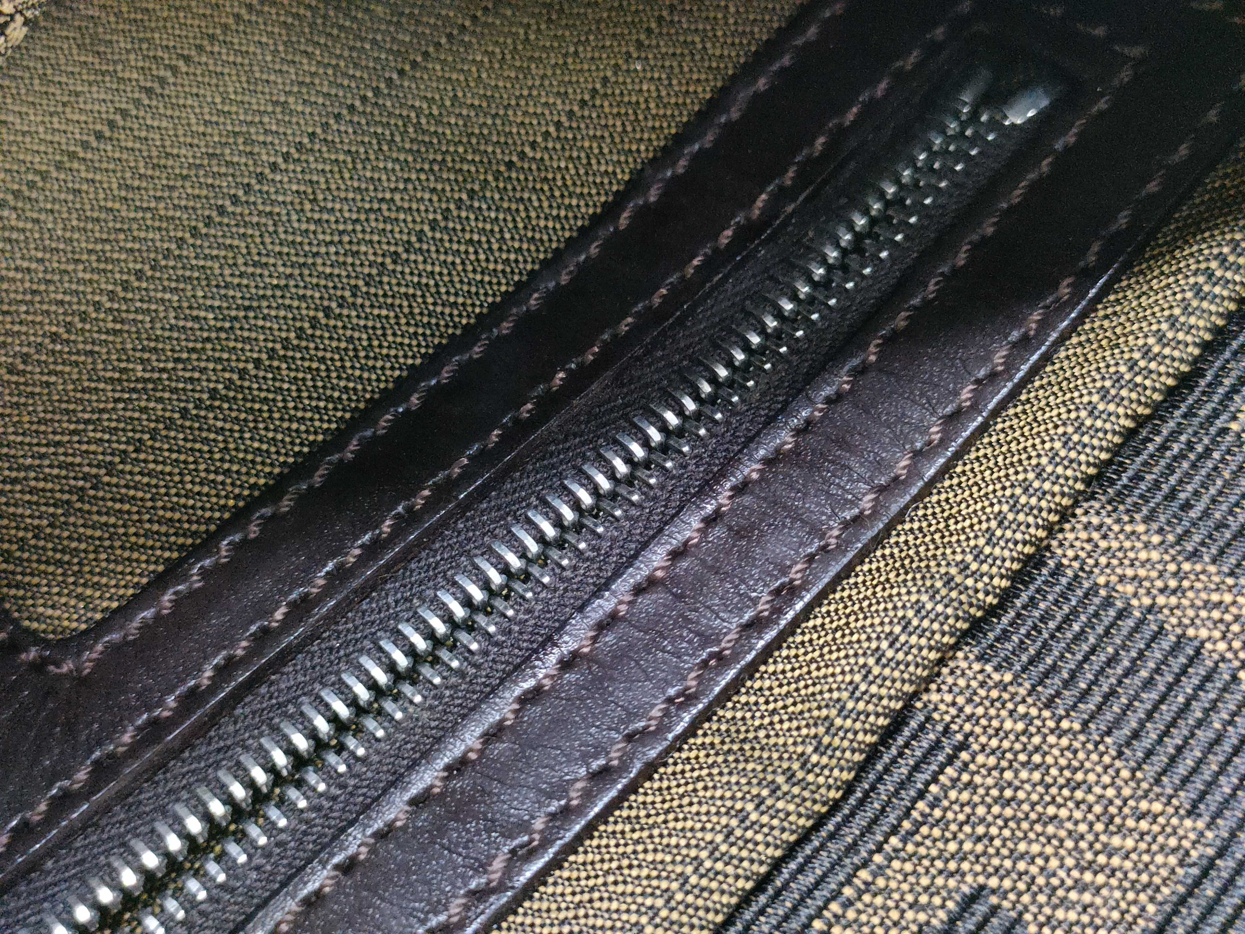 Zucca pattern Fendi Mamma one-shoulder bag, no tears or cracks expected. — view 11
