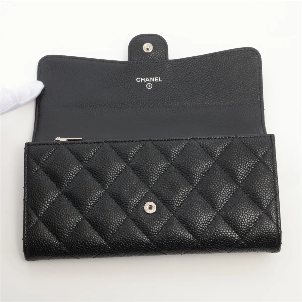 Matelassé Caviar Skin Long Wallet, Black, Silver Hardware, 31533705 — view 3