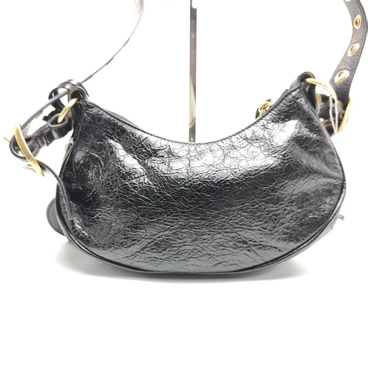 【*Shipped from: China*】BALENCIAGA Le Cagol Leather Shoulder Bag — view 2
