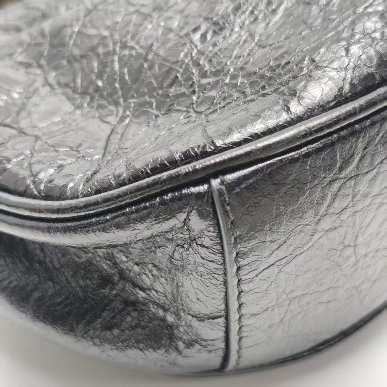 【*Shipped from: China*】BALENCIAGA Le Cagol Leather Shoulder Bag — view 5