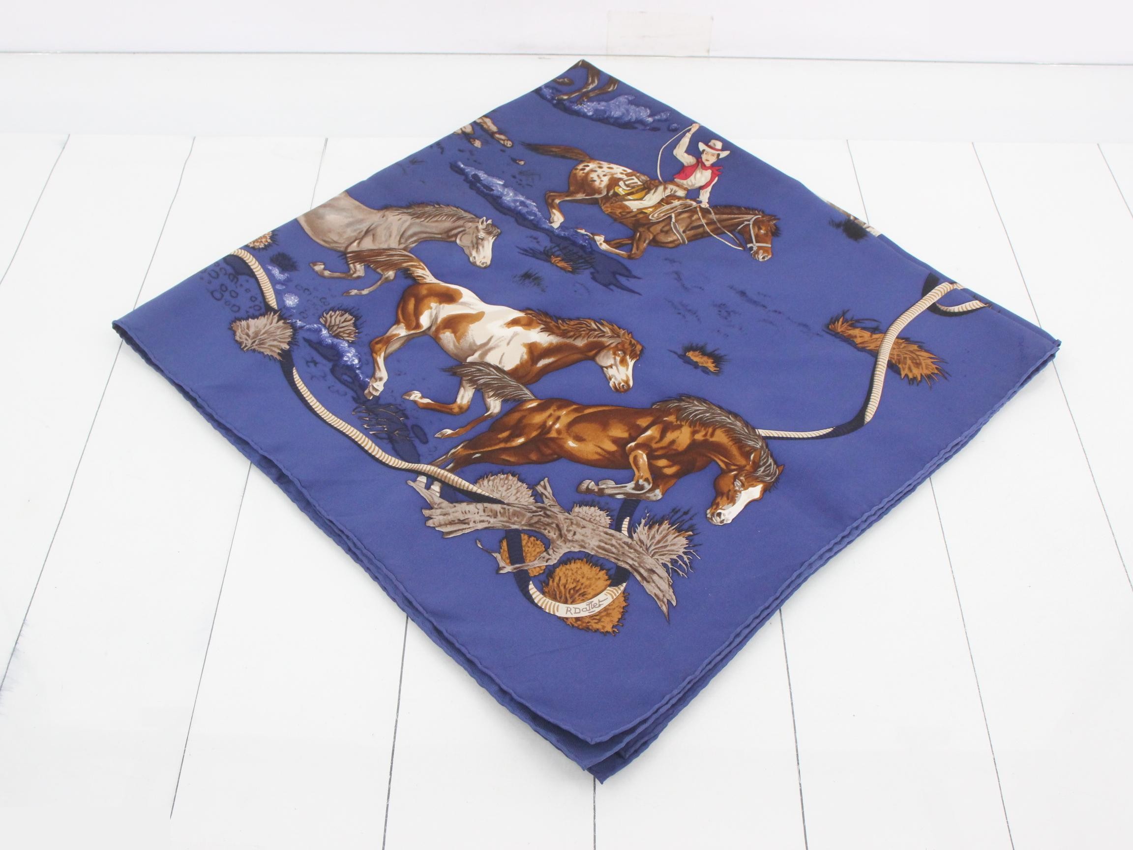 scarf — view 2