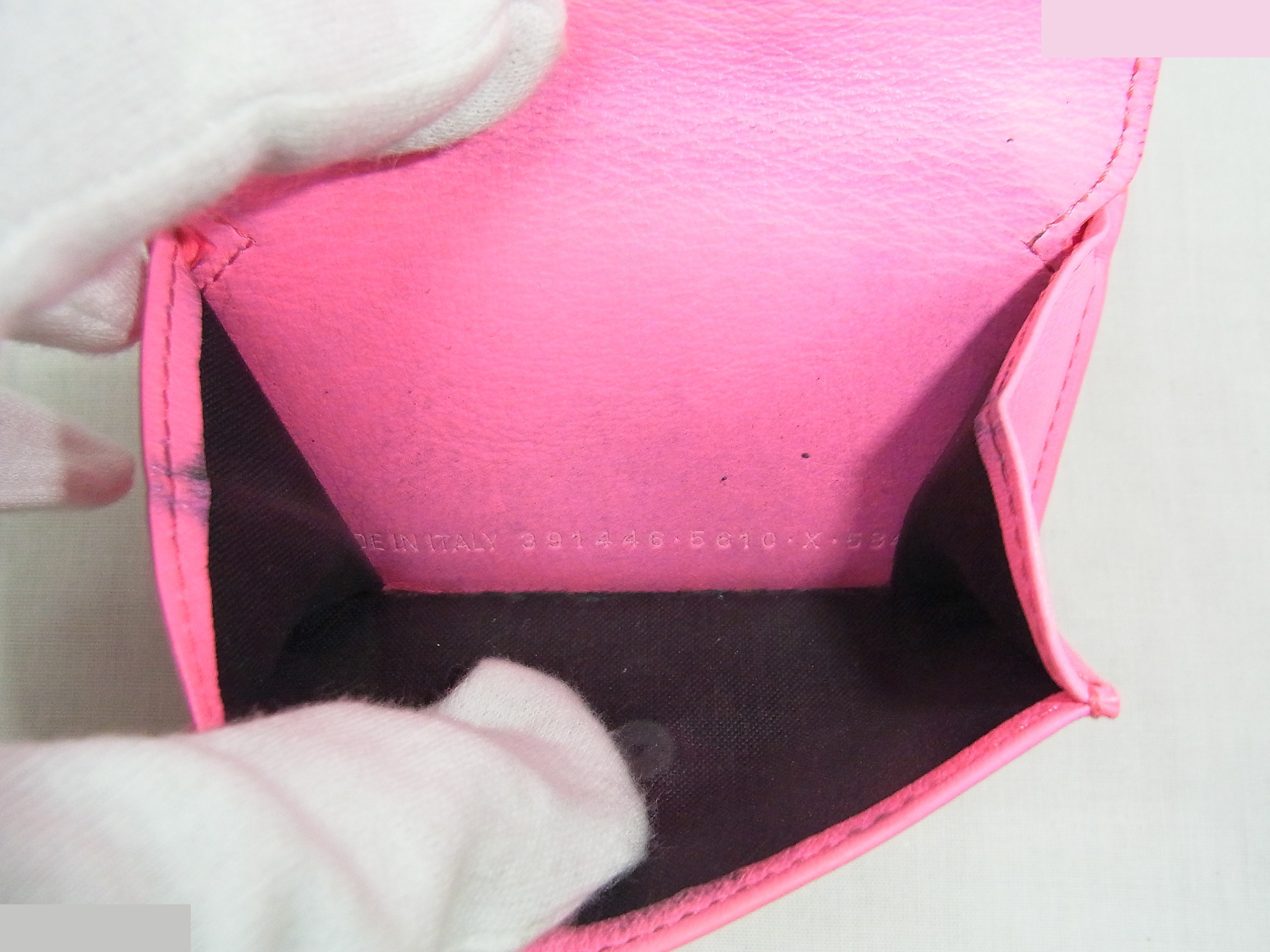 Other lines: Bags and Wallets — view 4