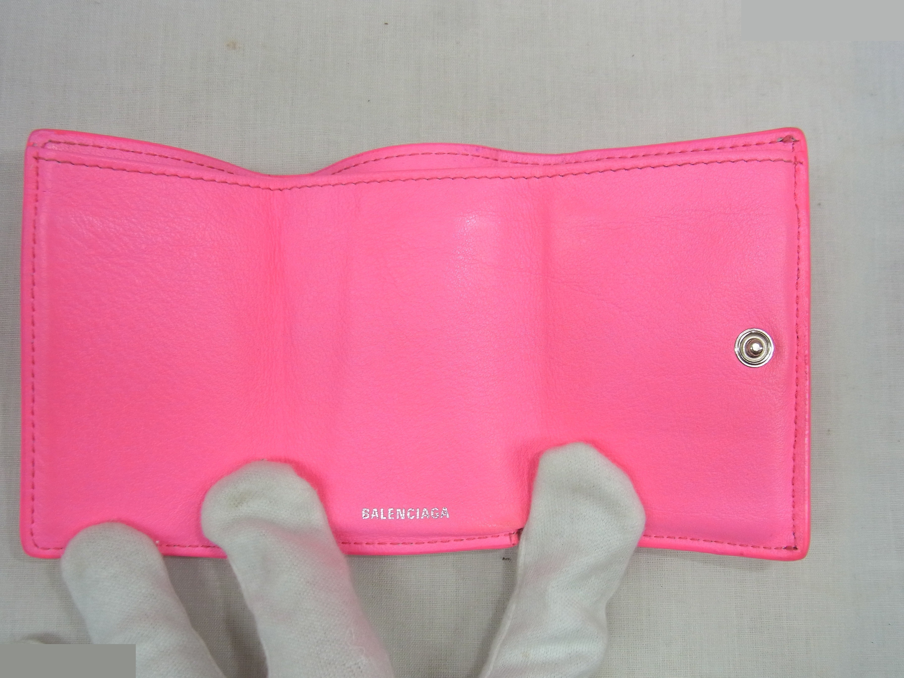 Other lines: Bags and Wallets — view 5