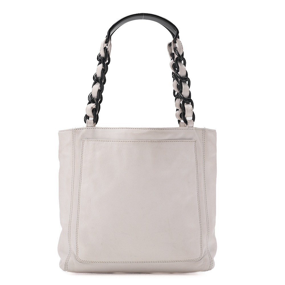 Lambskin tote bag with Coco Mark logo and plastic chain, white, gold hardware, size 5. — view 2