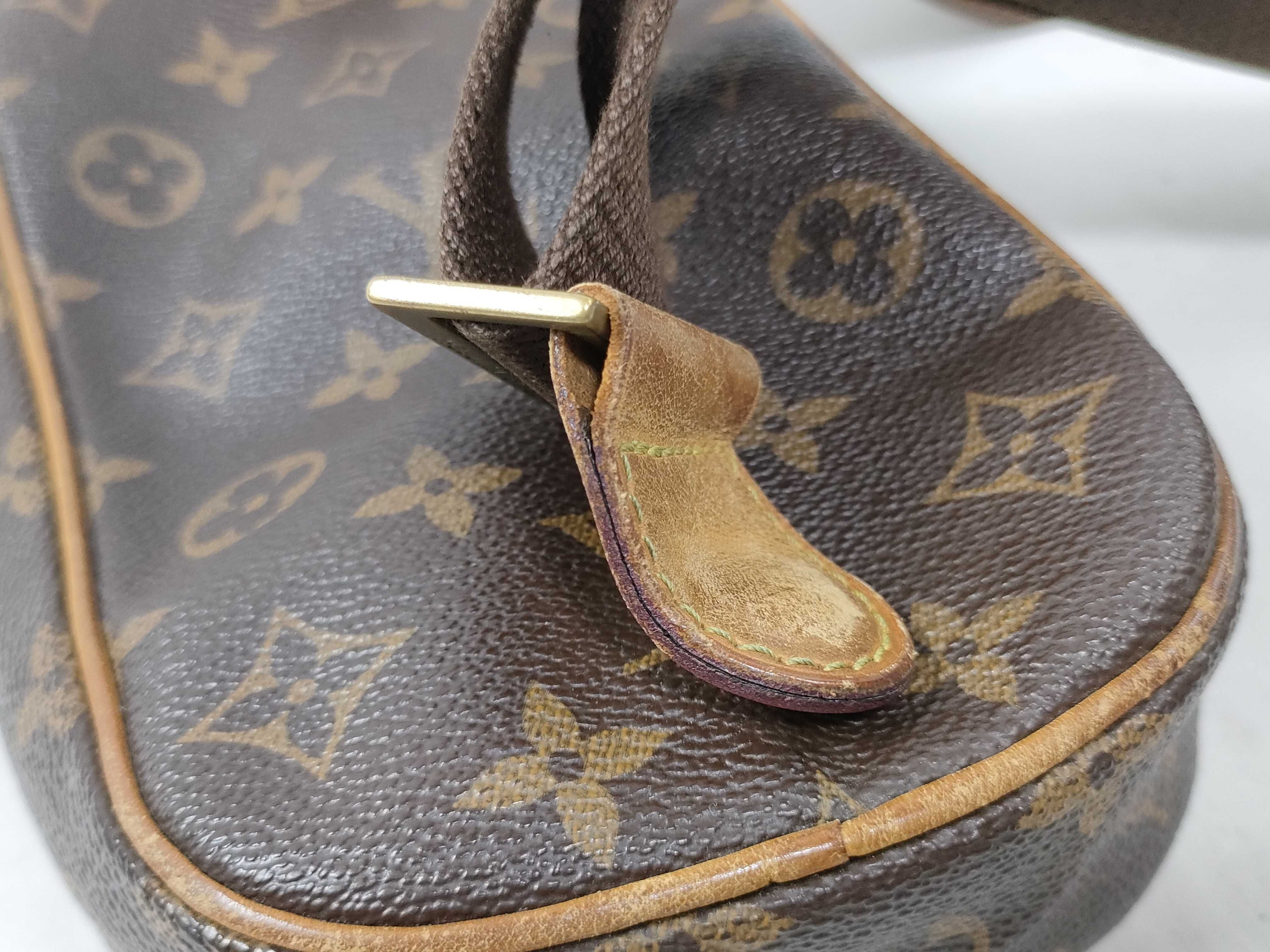 Monogram Louis Vuitton Pochette Gange M51870 Shoulder Bag — view 3