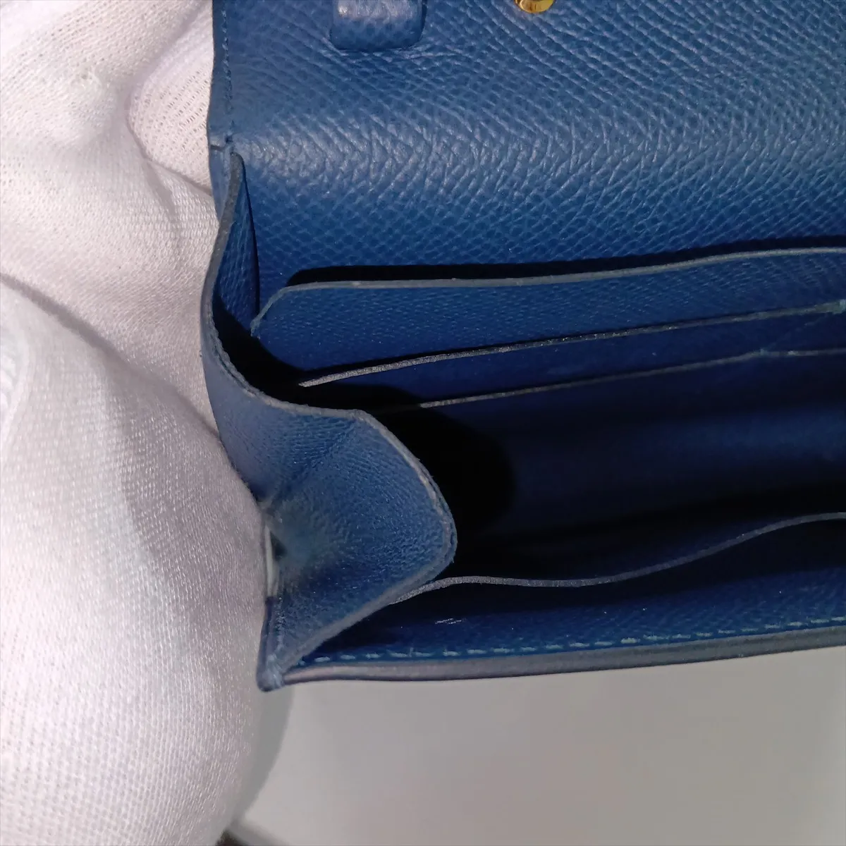 Click 16, Veau Epsom, Bleu de Plus, Gold Hardware, D: 2019 — view 11