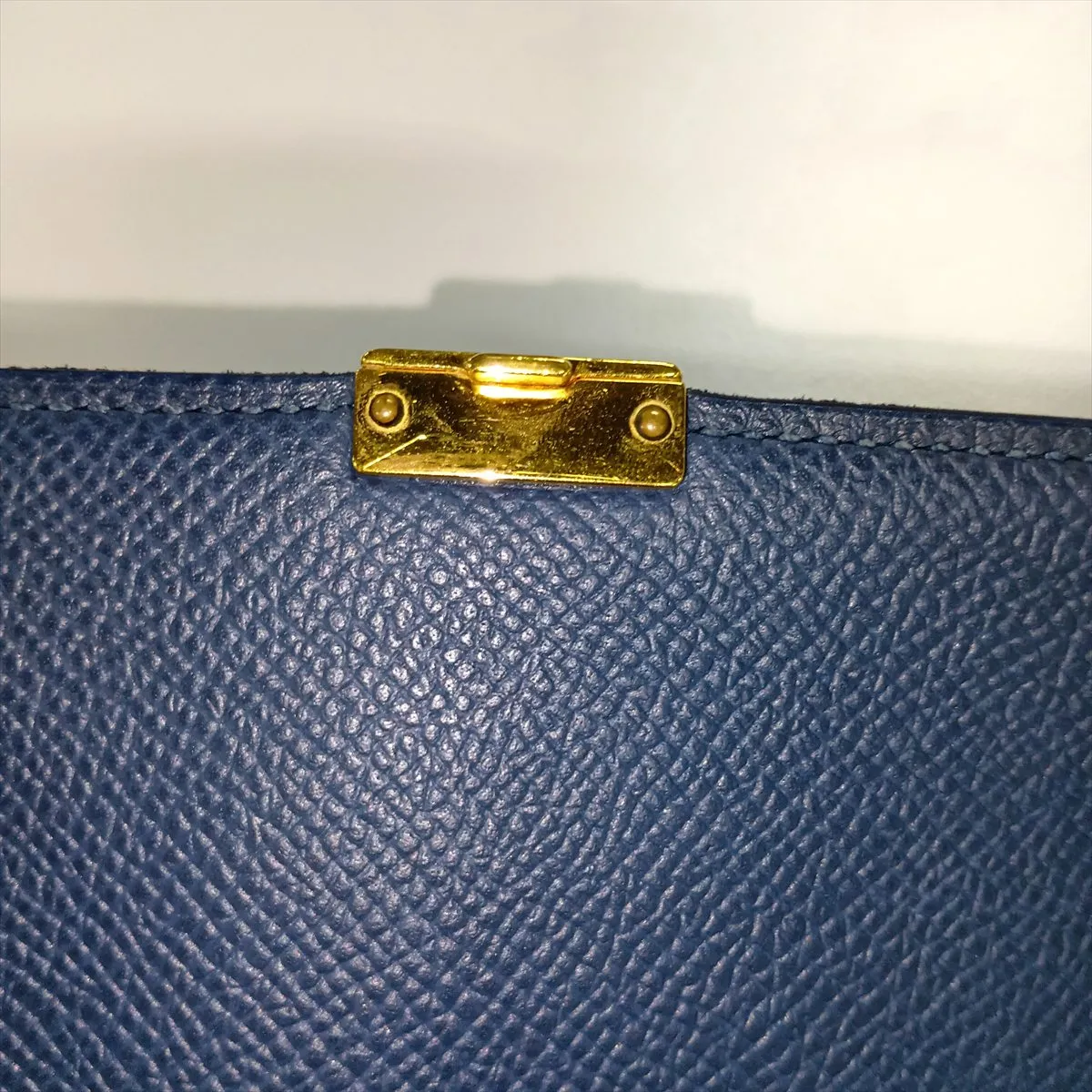 Click 16, Veau Epsom, Bleu de Plus, Gold Hardware, D: 2019 — view 13