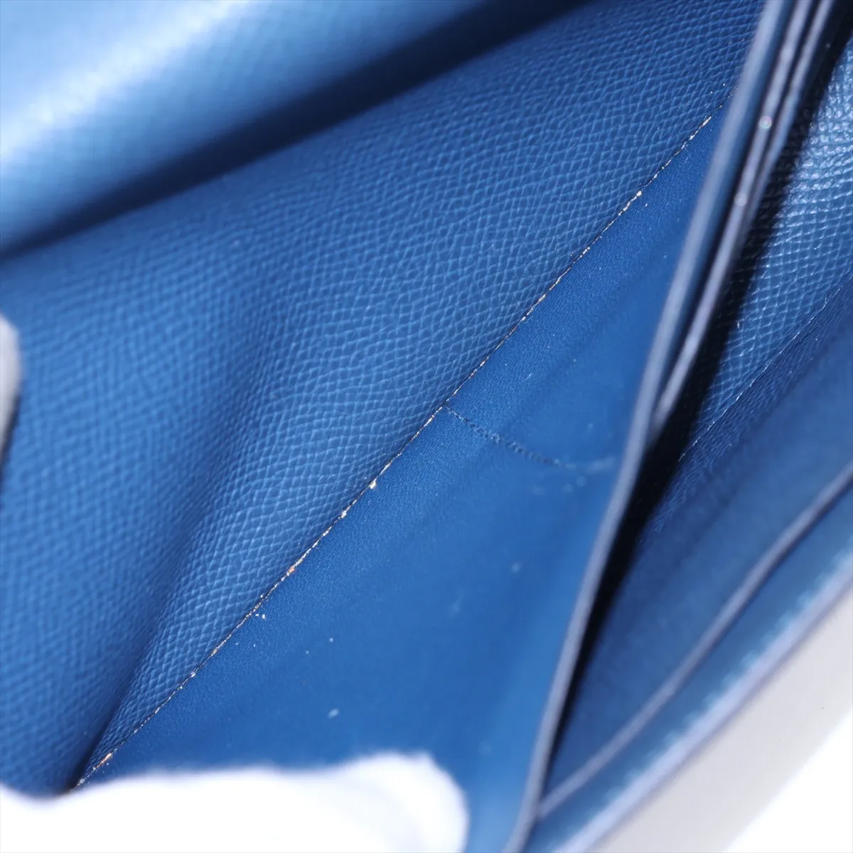 Click 16, Veau Epsom, Bleu de Plus, Gold Hardware, D: 2019 — view 8
