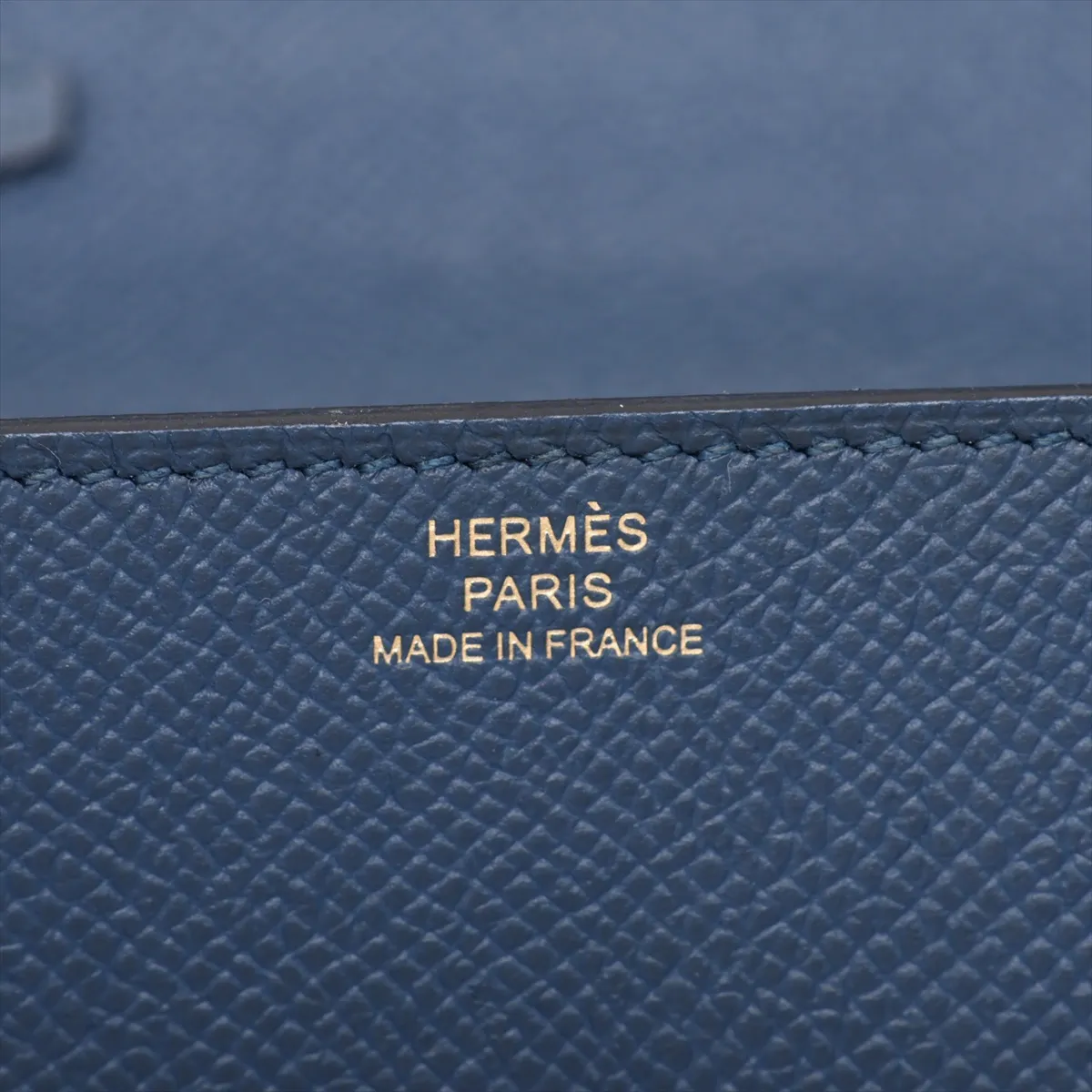 Click 16, Veau Epsom, Bleu de Plus, Gold Hardware, D: 2019 — view 9