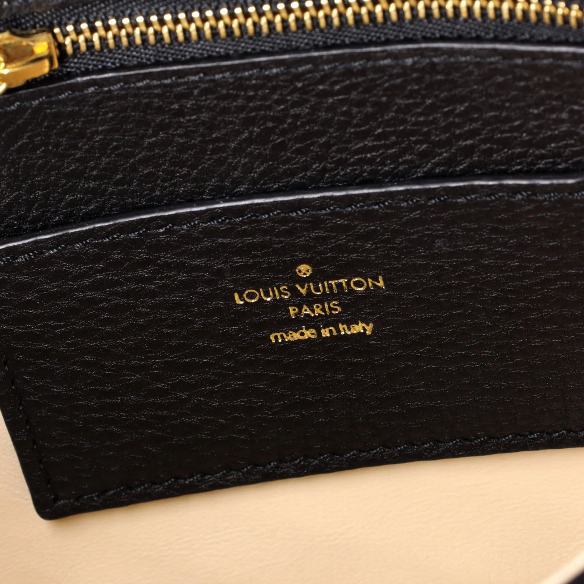Lv Pont 9 Soft Bag Leather Pm — view 7