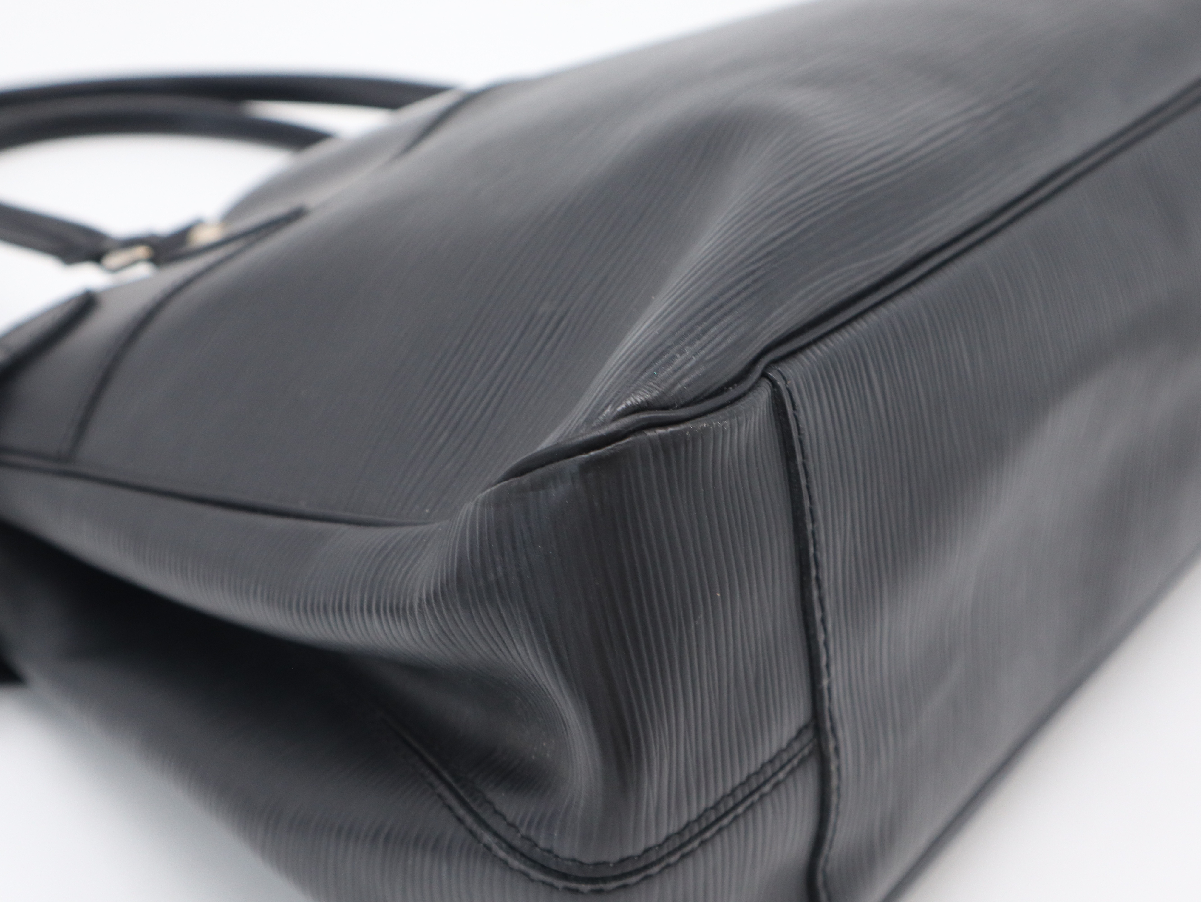 M59252 Epi Passy GM Noir Tote Bag — view 9