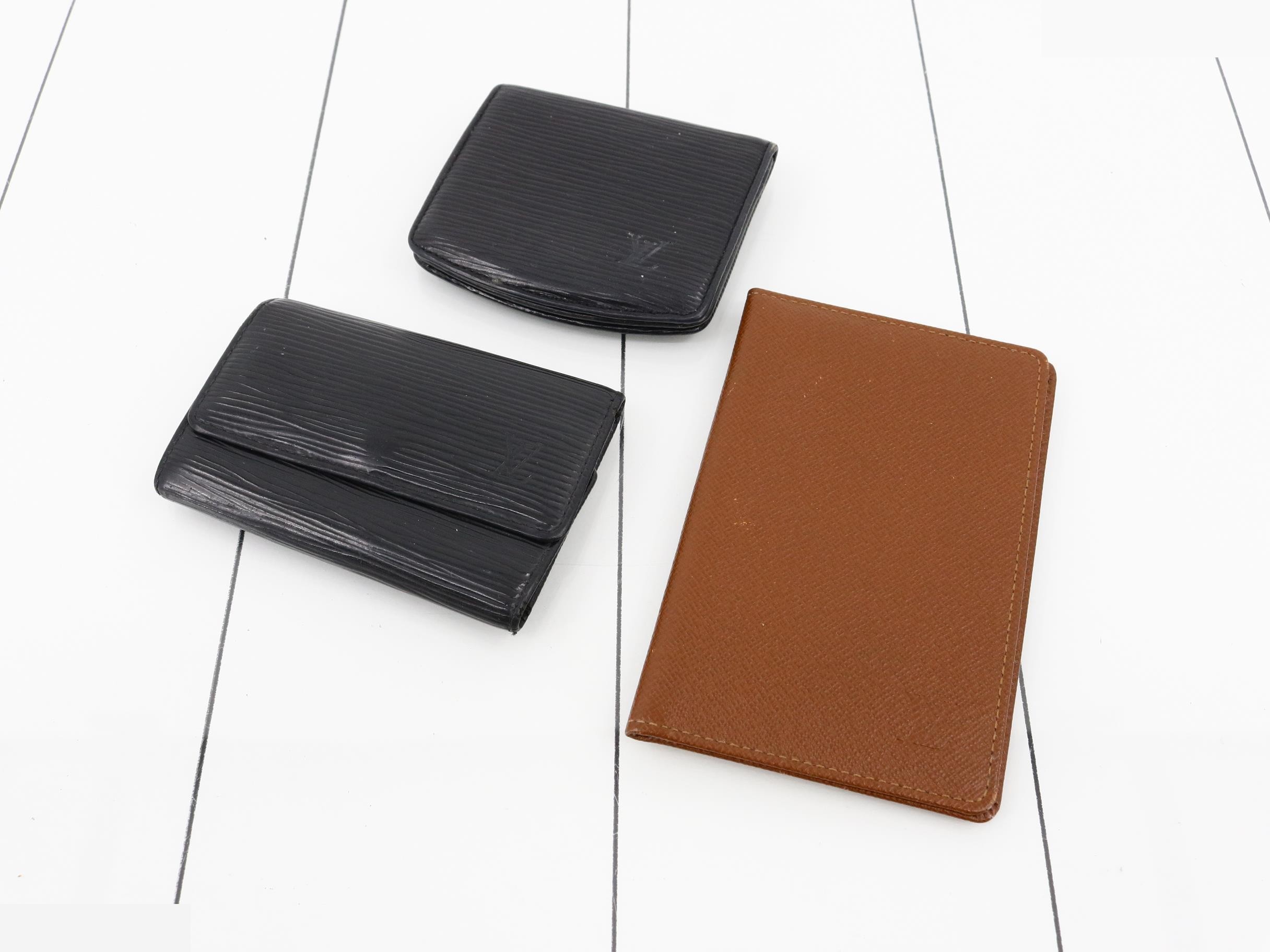 Five small items bundled together: Epi leather, Taiga leather. — view 2
