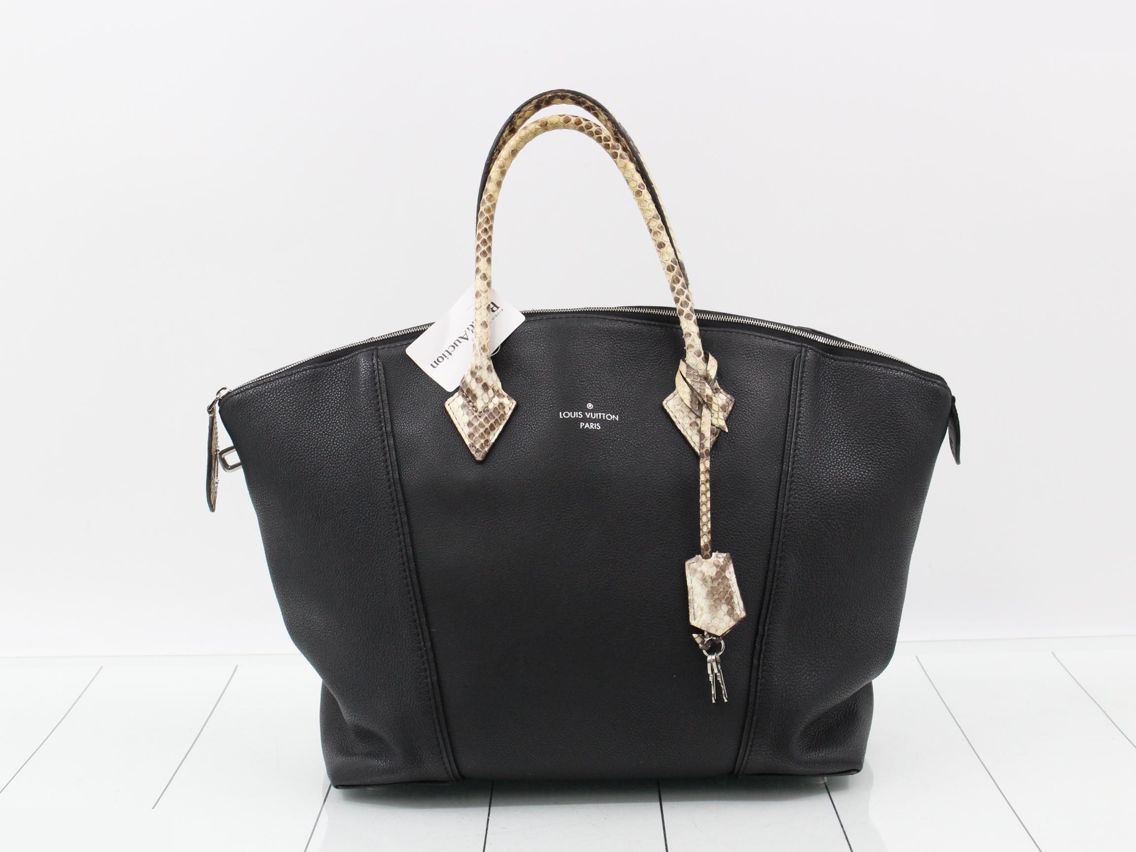 Shoulder bag