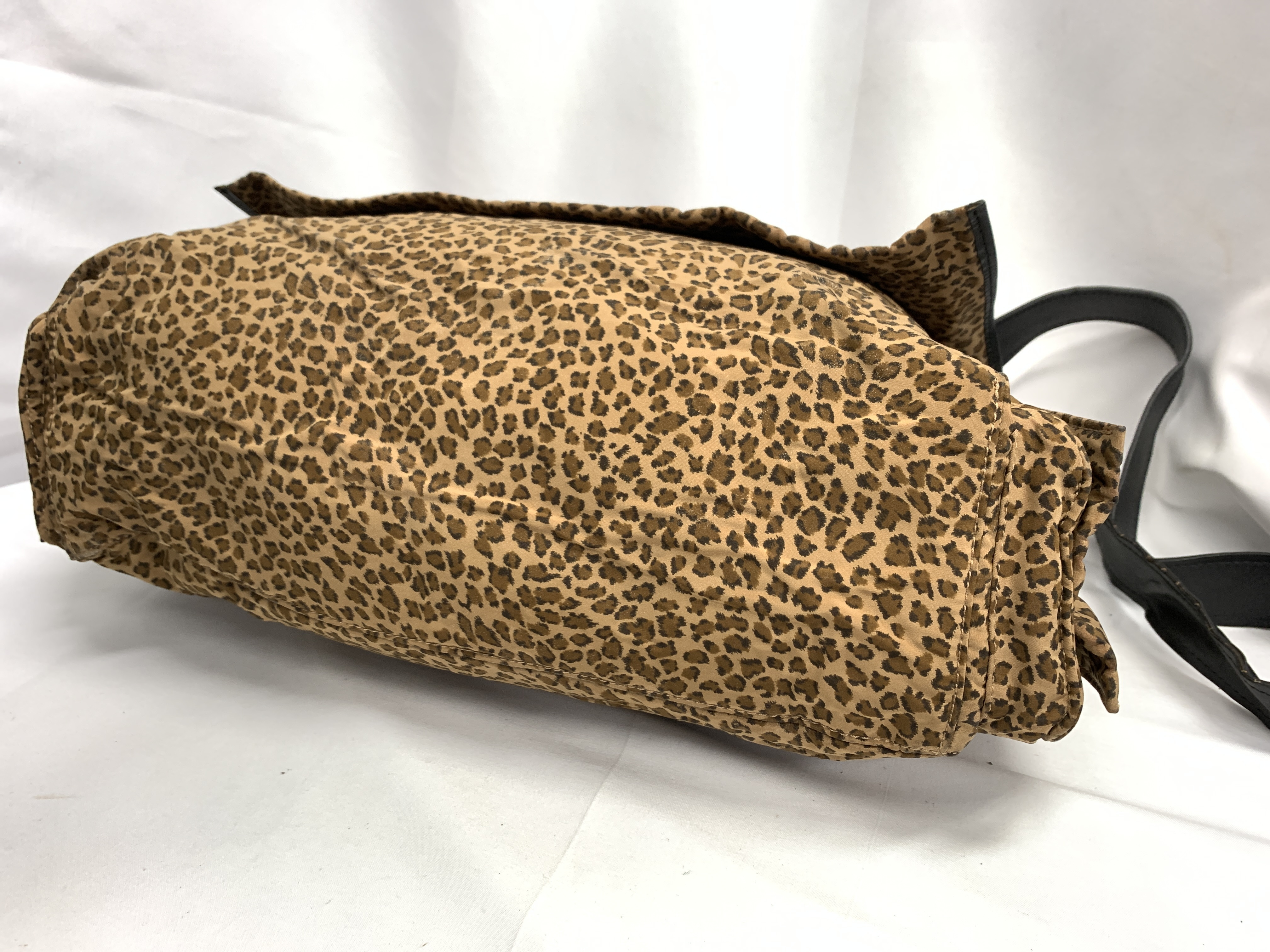 handbag — view 3