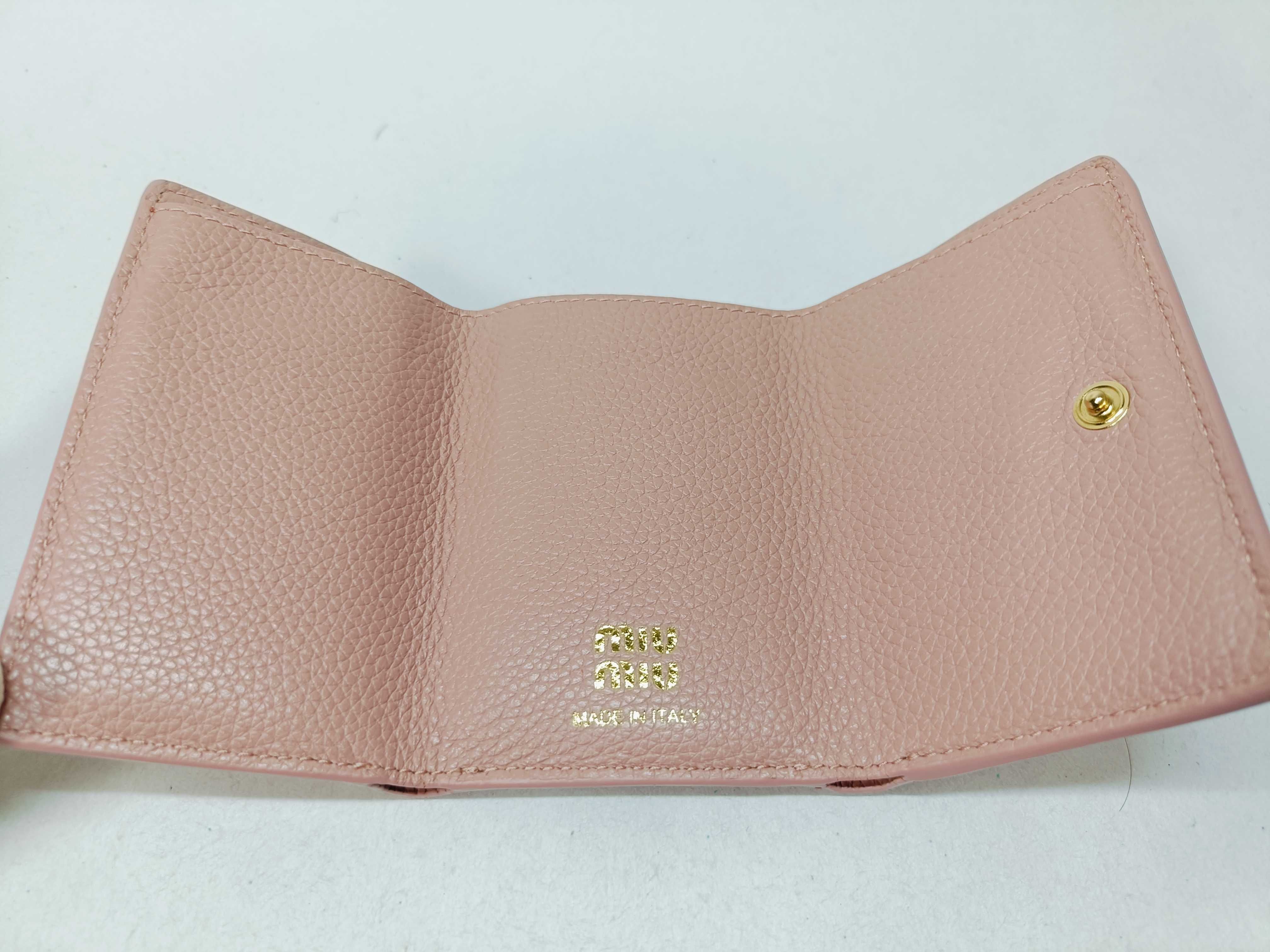 Vitello Daino Leather Compact Wallet — view 11