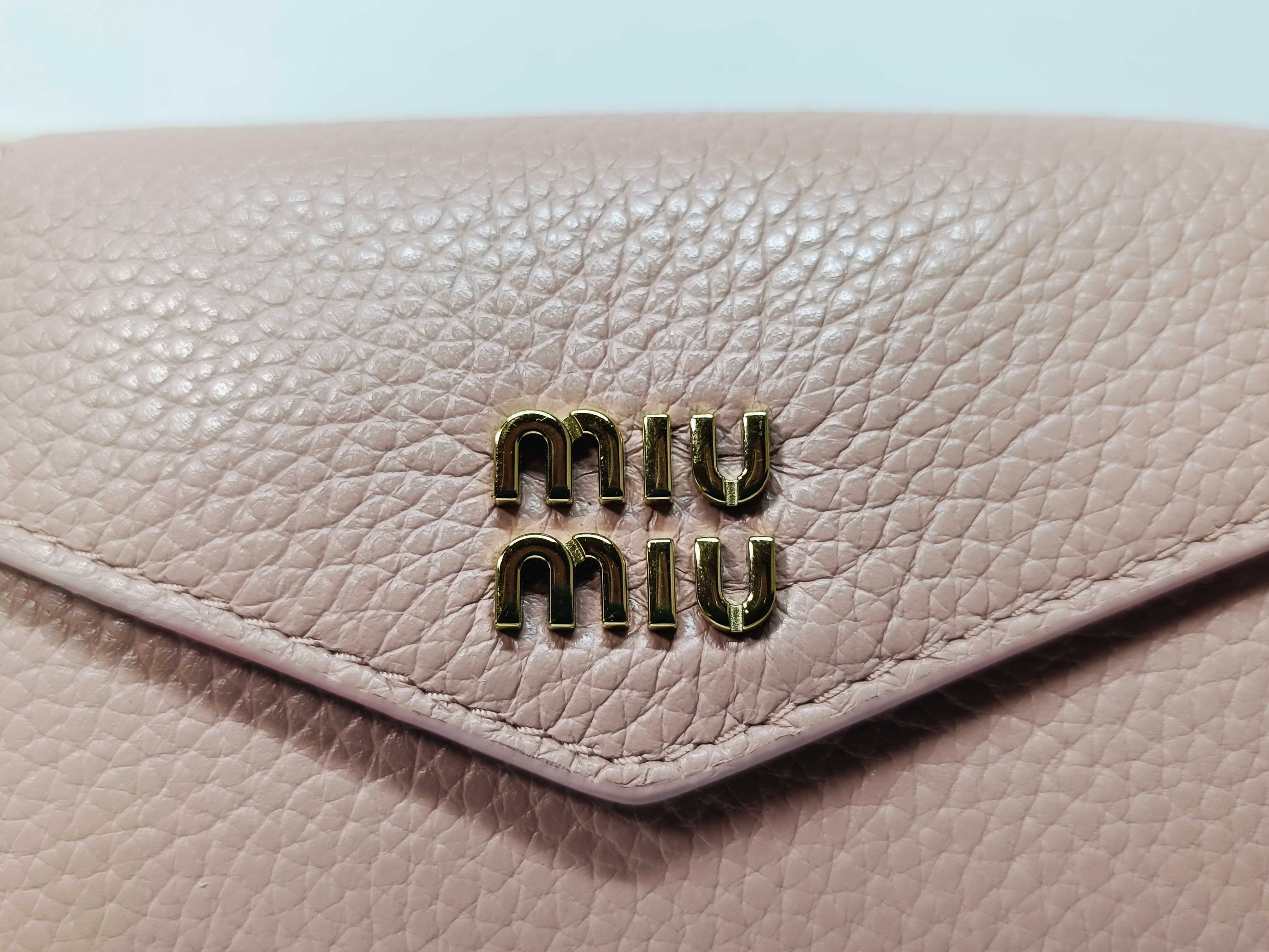 Vitello Daino Leather Compact Wallet — view 7