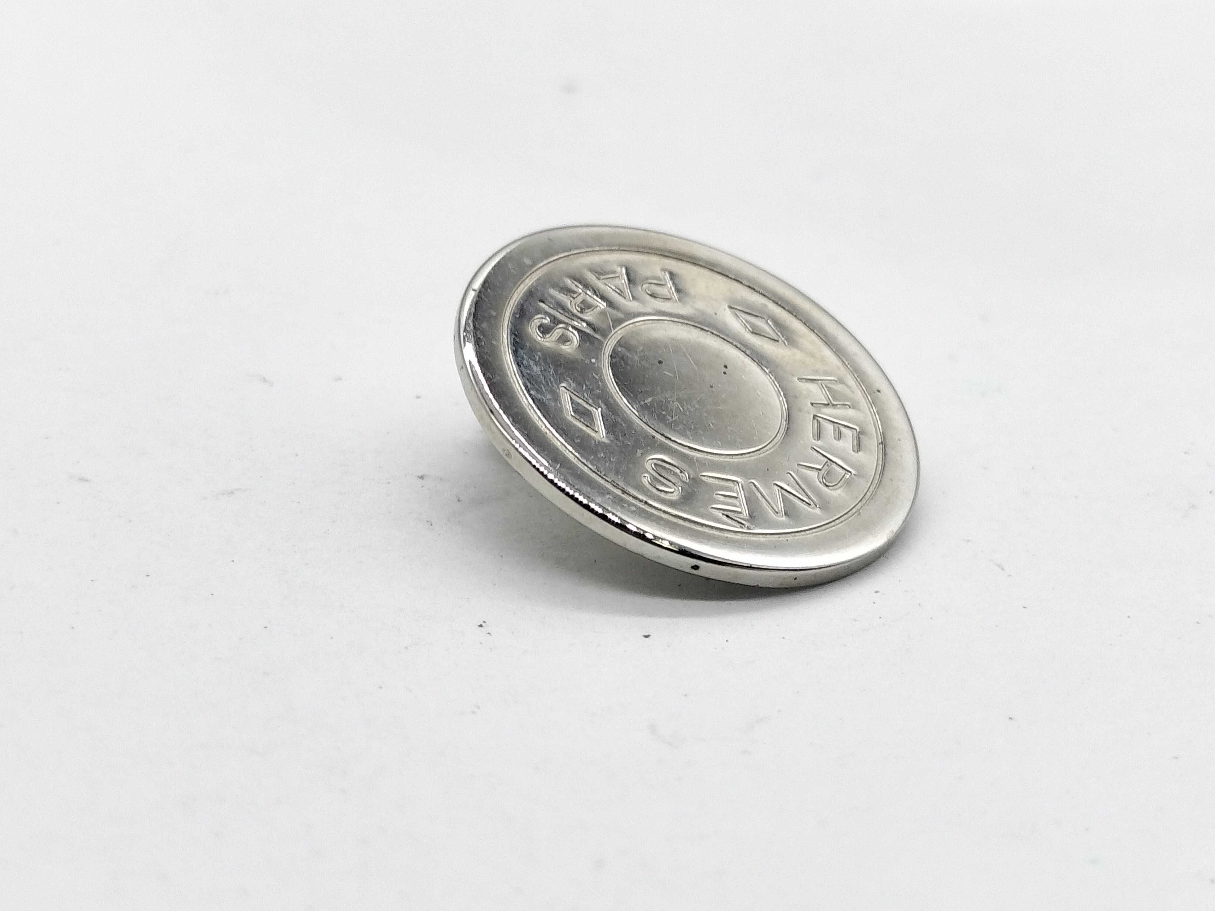 Sellier Button Earring (Single Earring) — view 2