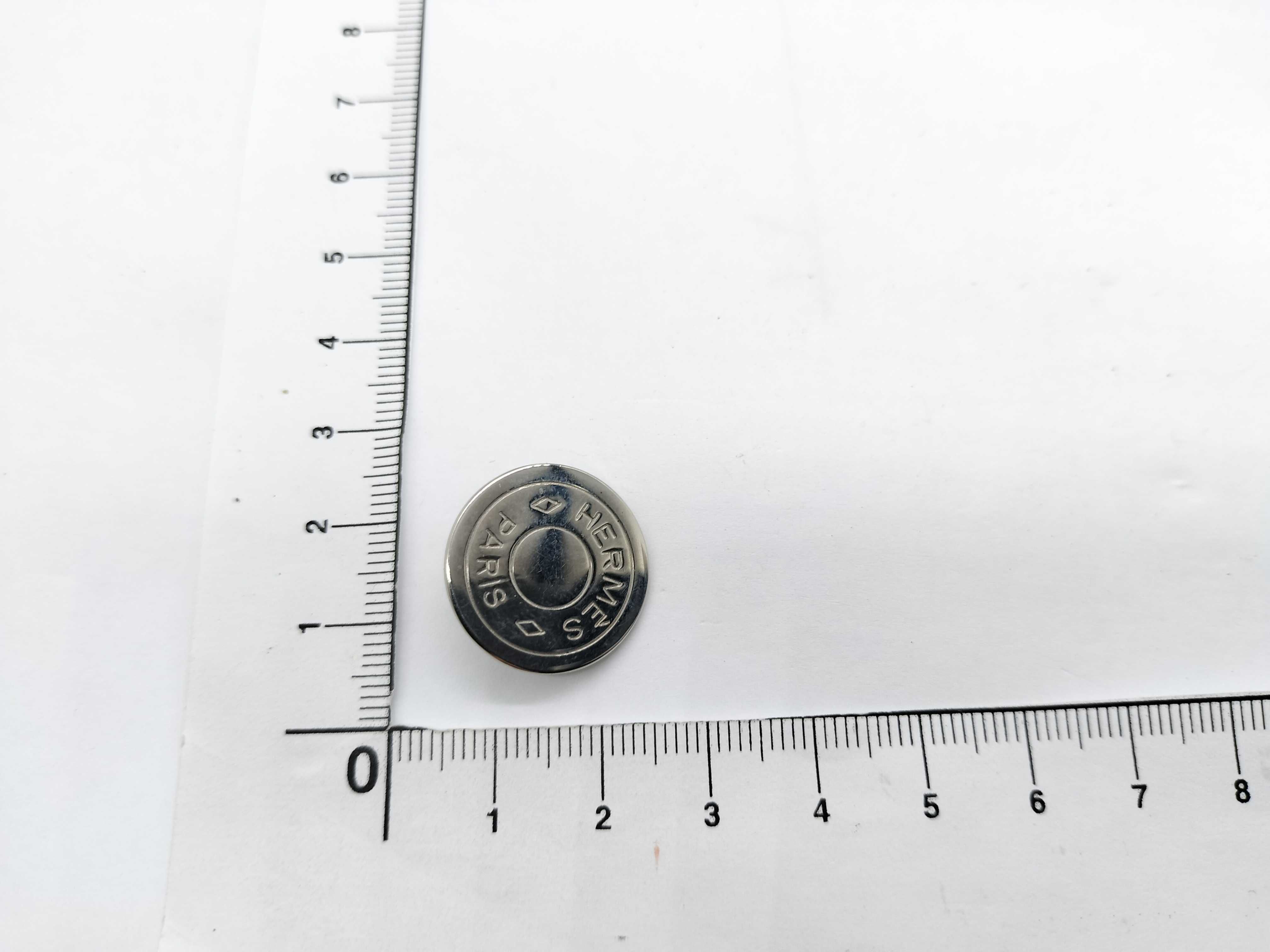 Sellier Button Earring (Single Earring) — view 6