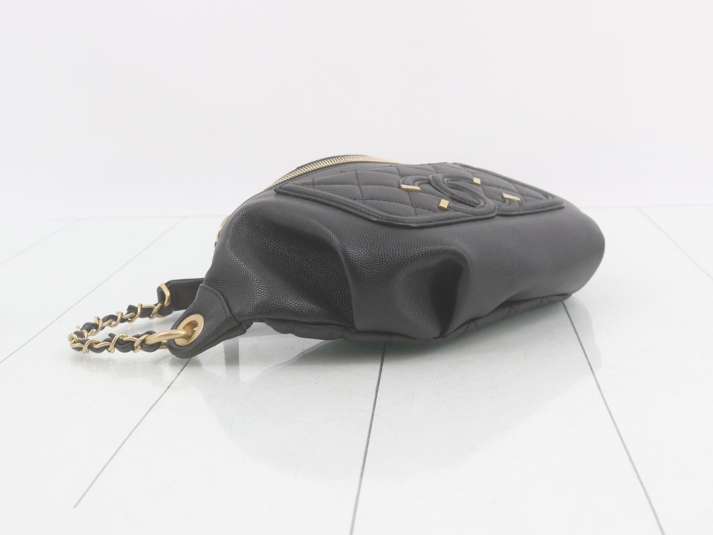 Caviar leather body bag/waist bag with Coco Mark, unused. — view 5