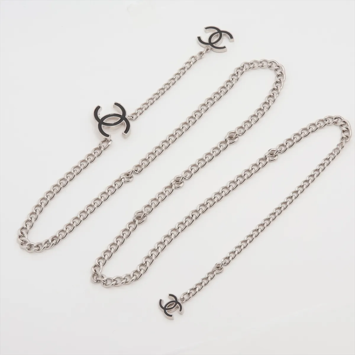 05V Chain Belt, Metal, Silver x Black. Shows signs of wear,
