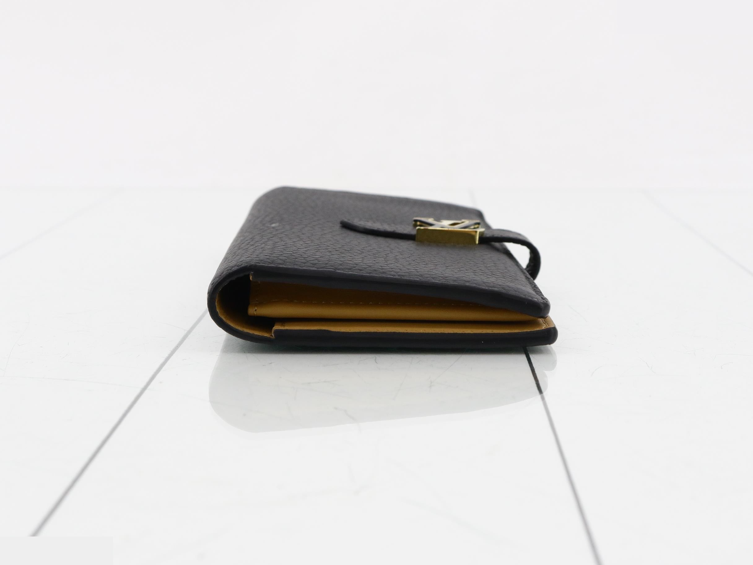 LV Capucines Vertical Wallet Noir (with IC chip) — view 3
