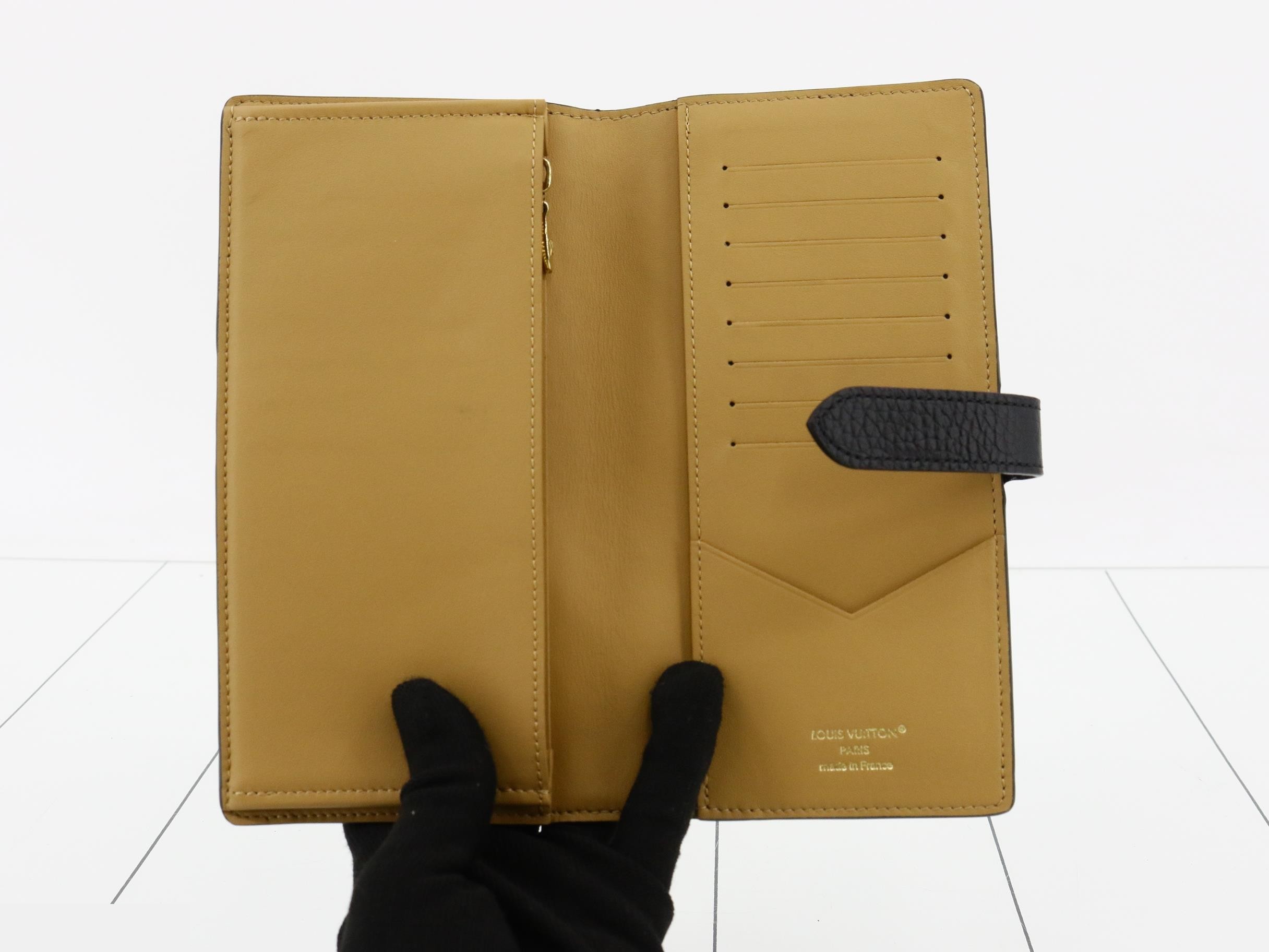 LV Capucines Vertical Wallet Noir (with IC chip) — view 4