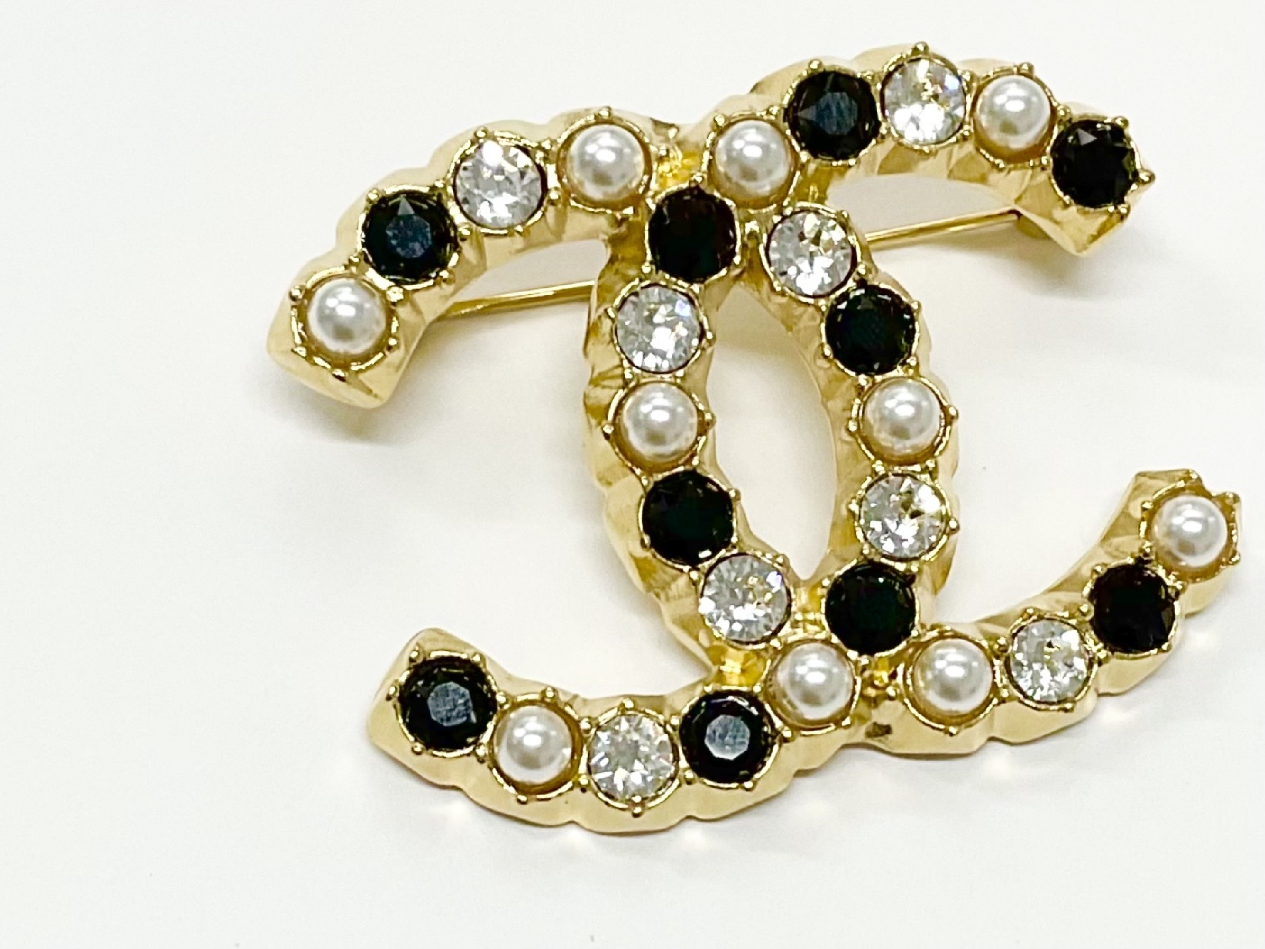 GP Brooch — view 5
