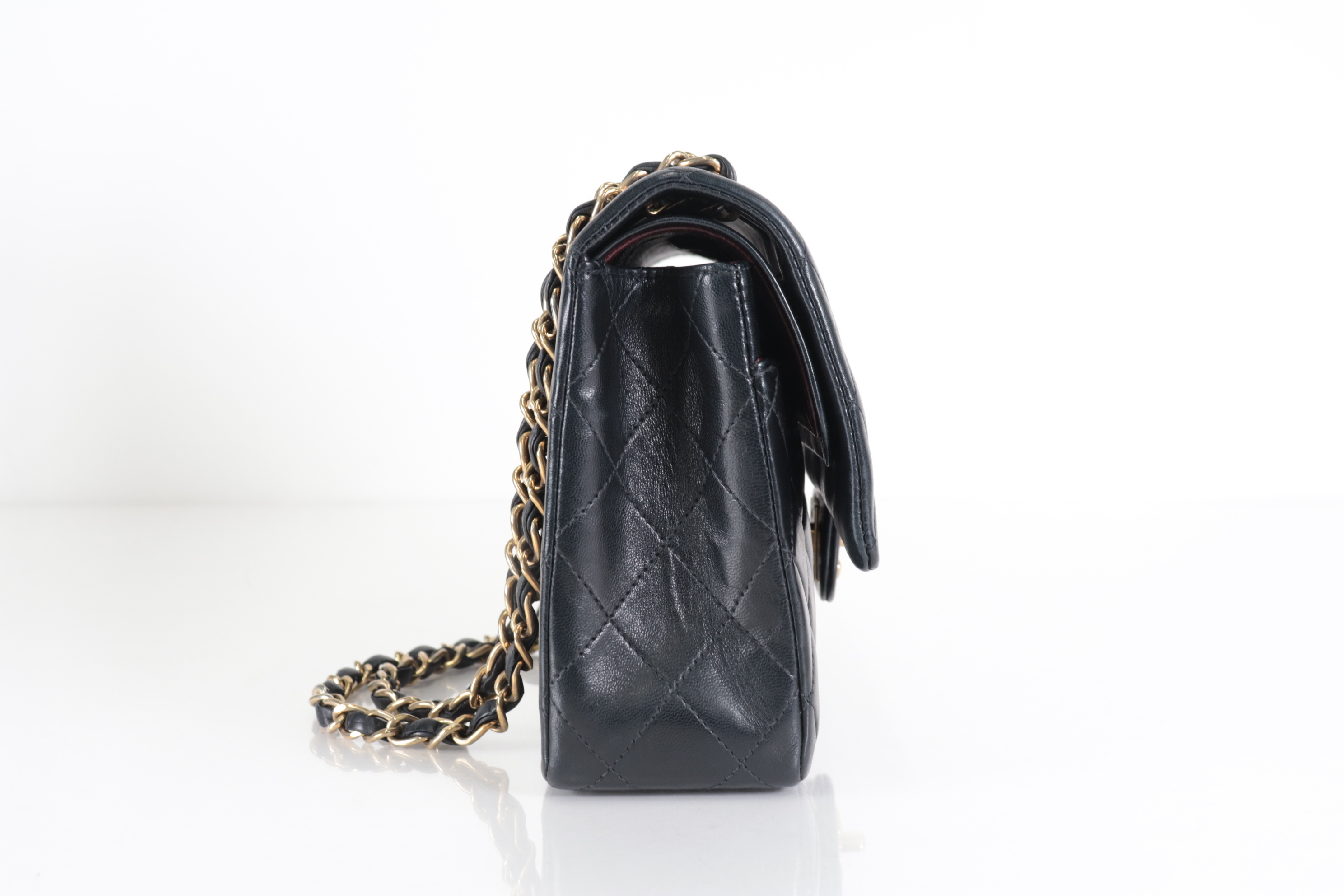 W-flap 25 Lambskin Shoulder Bag (Serial No. 7) — view 4