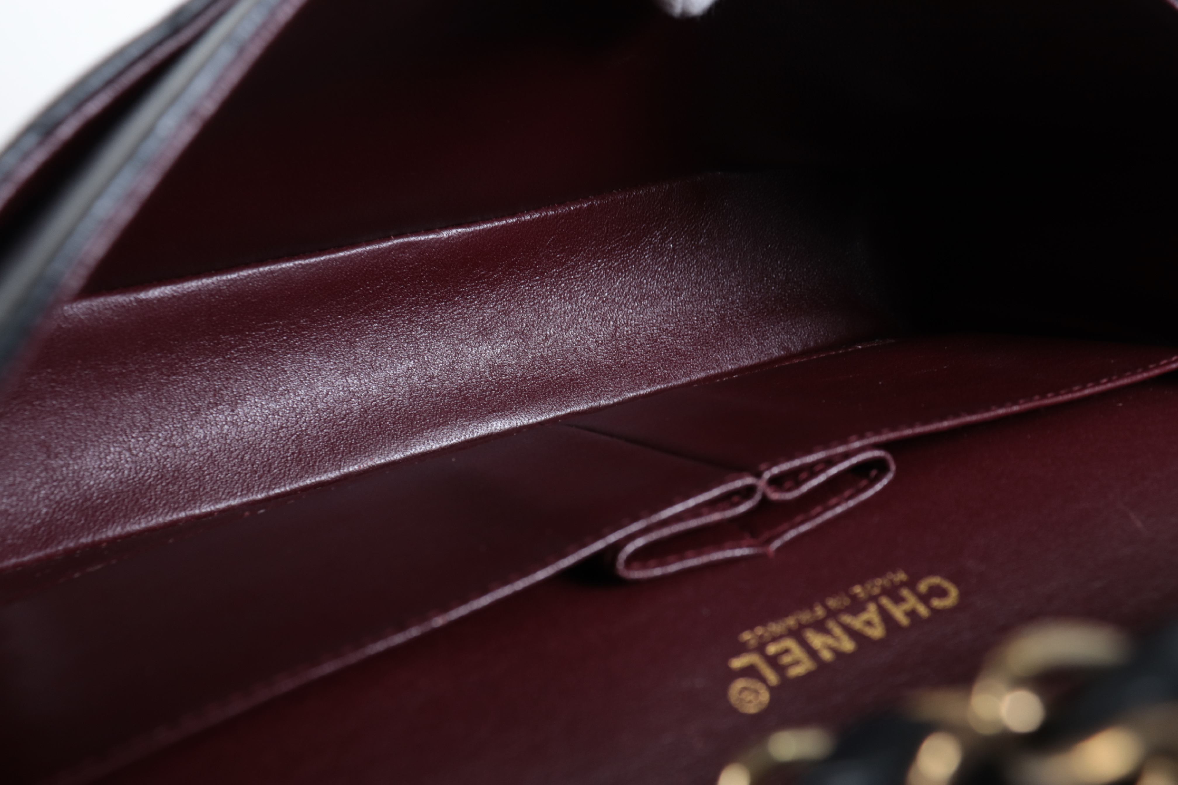 W-flap 25 Lambskin Shoulder Bag (Serial No. 7) — view 9