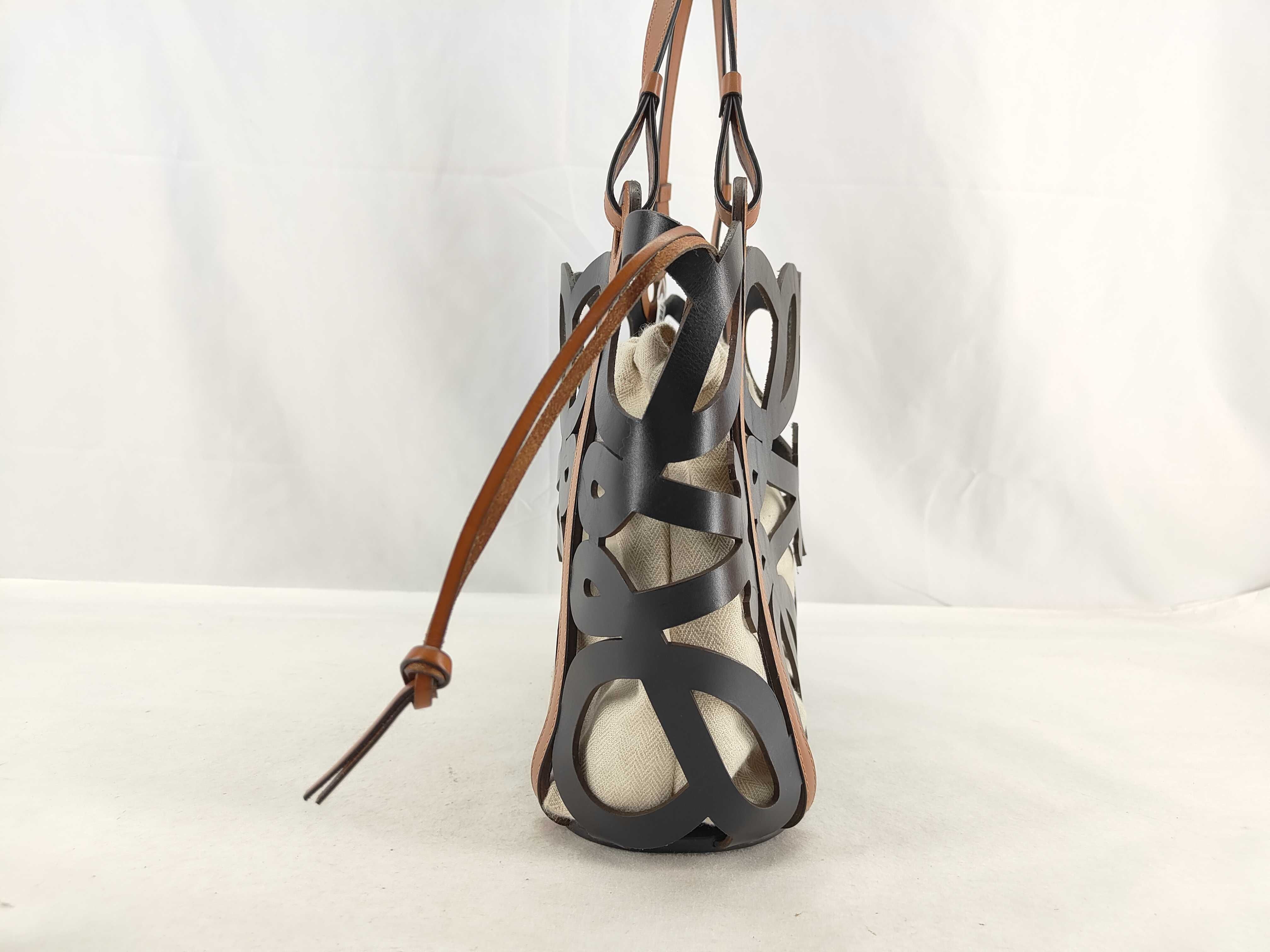 DU- Anagram Leather Tote Bag Black — view 3