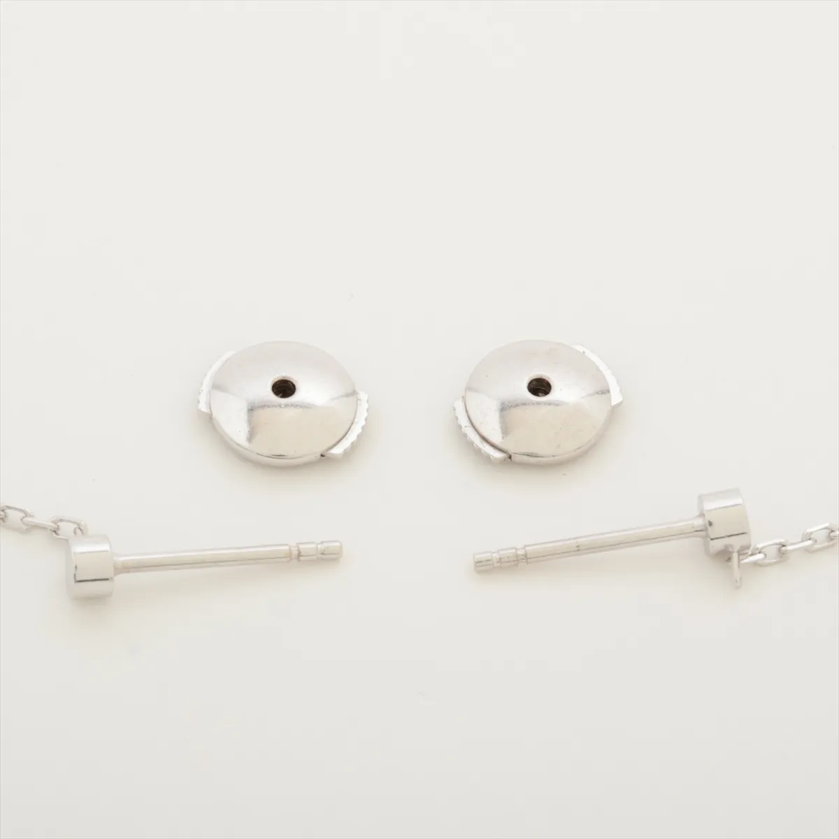 diamond earrings, 750 (WG), 3.9g, no brand engraving on the backing. — view 4